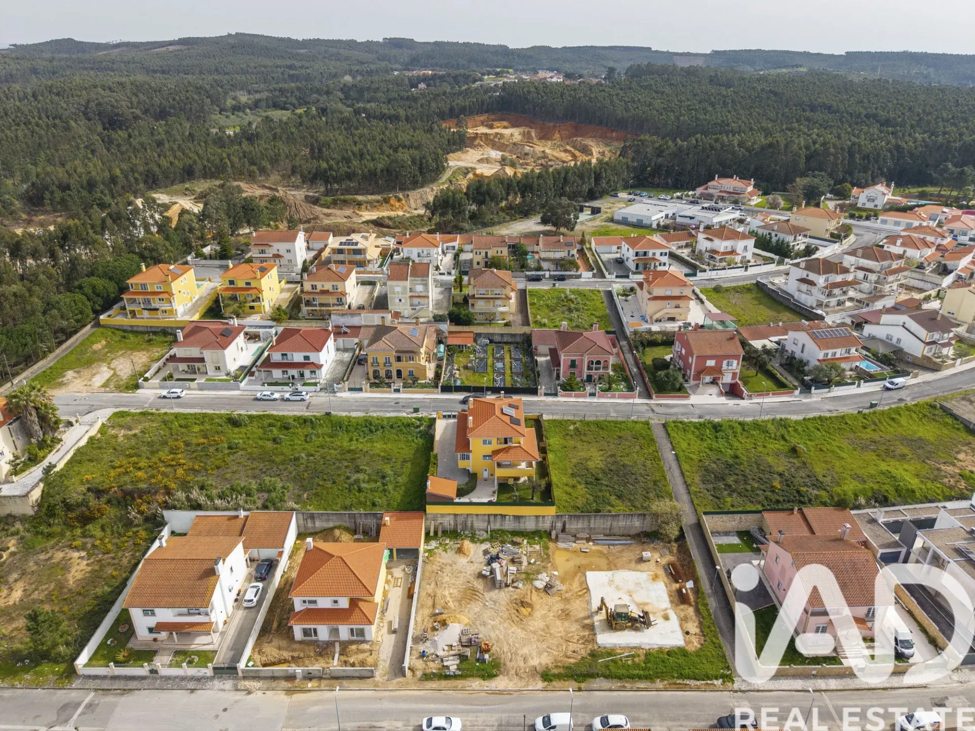 Spacious 5-Bedroom Family Home with Garden in Rio Maior, Portugal - View image 40 of 40