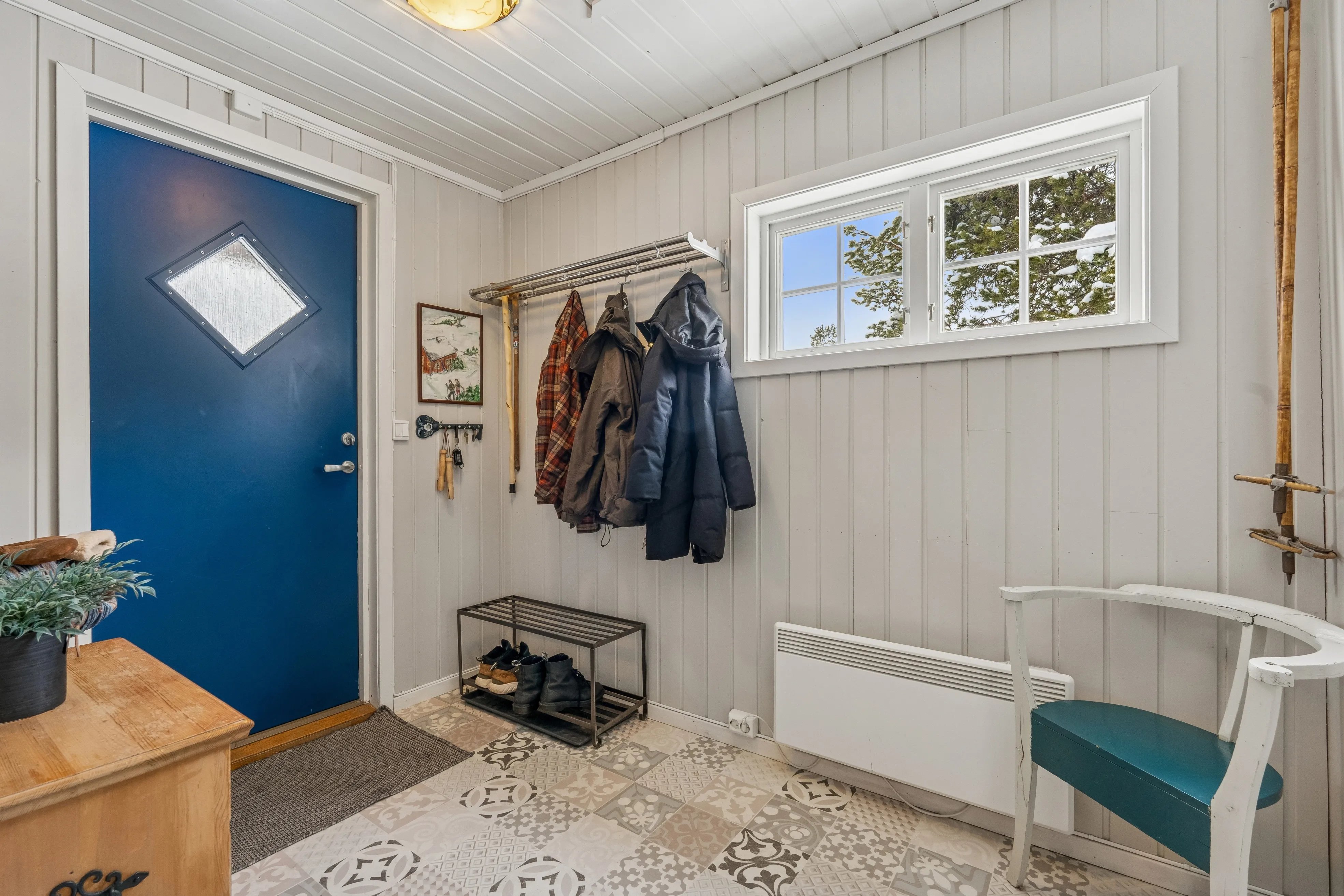 1950s Cabin in Valdres with Terrace and Scenic Outdoor Activities - Image 4
