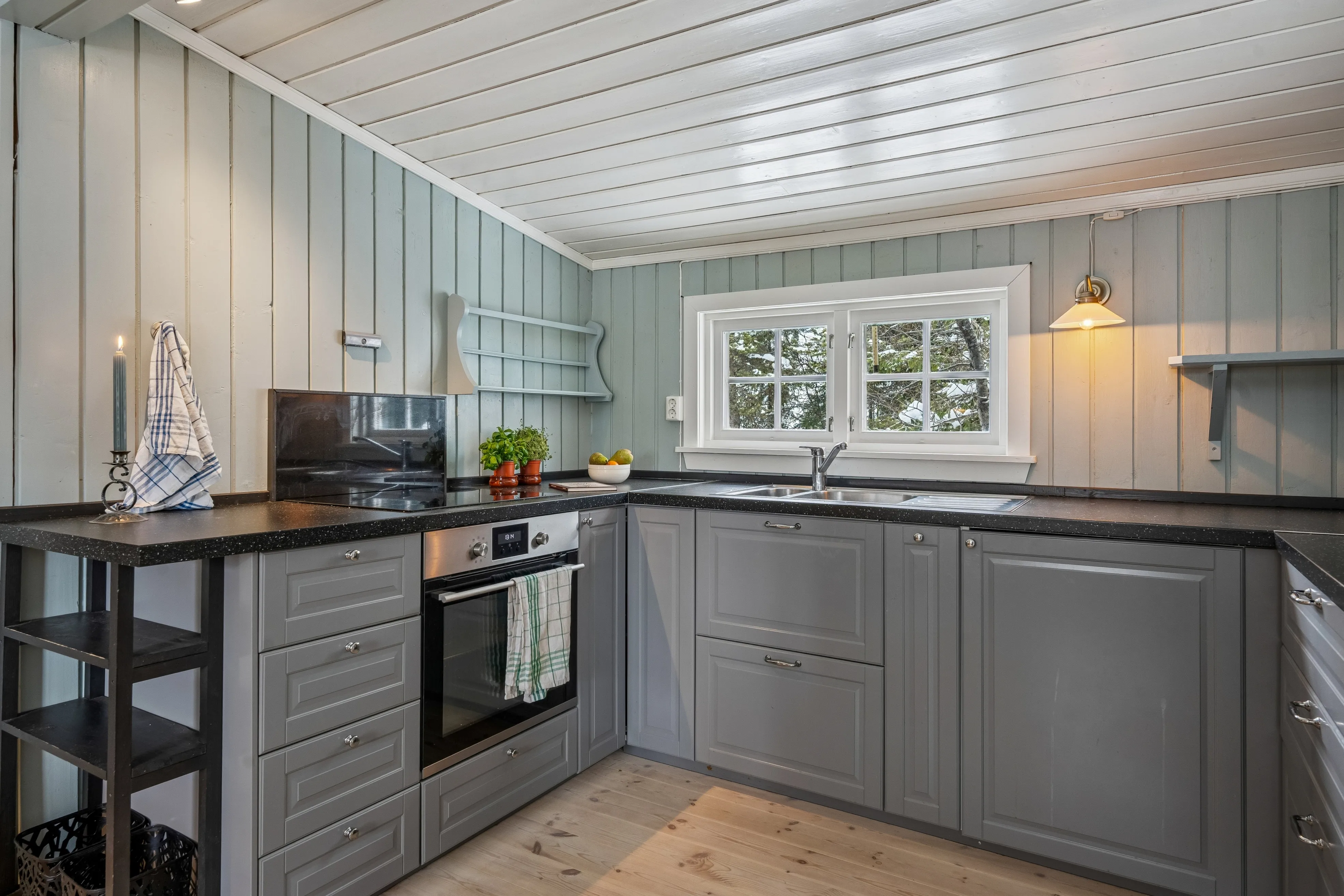 1950s Cabin in Valdres with Terrace and Scenic Outdoor Activities - View image 12 of 21