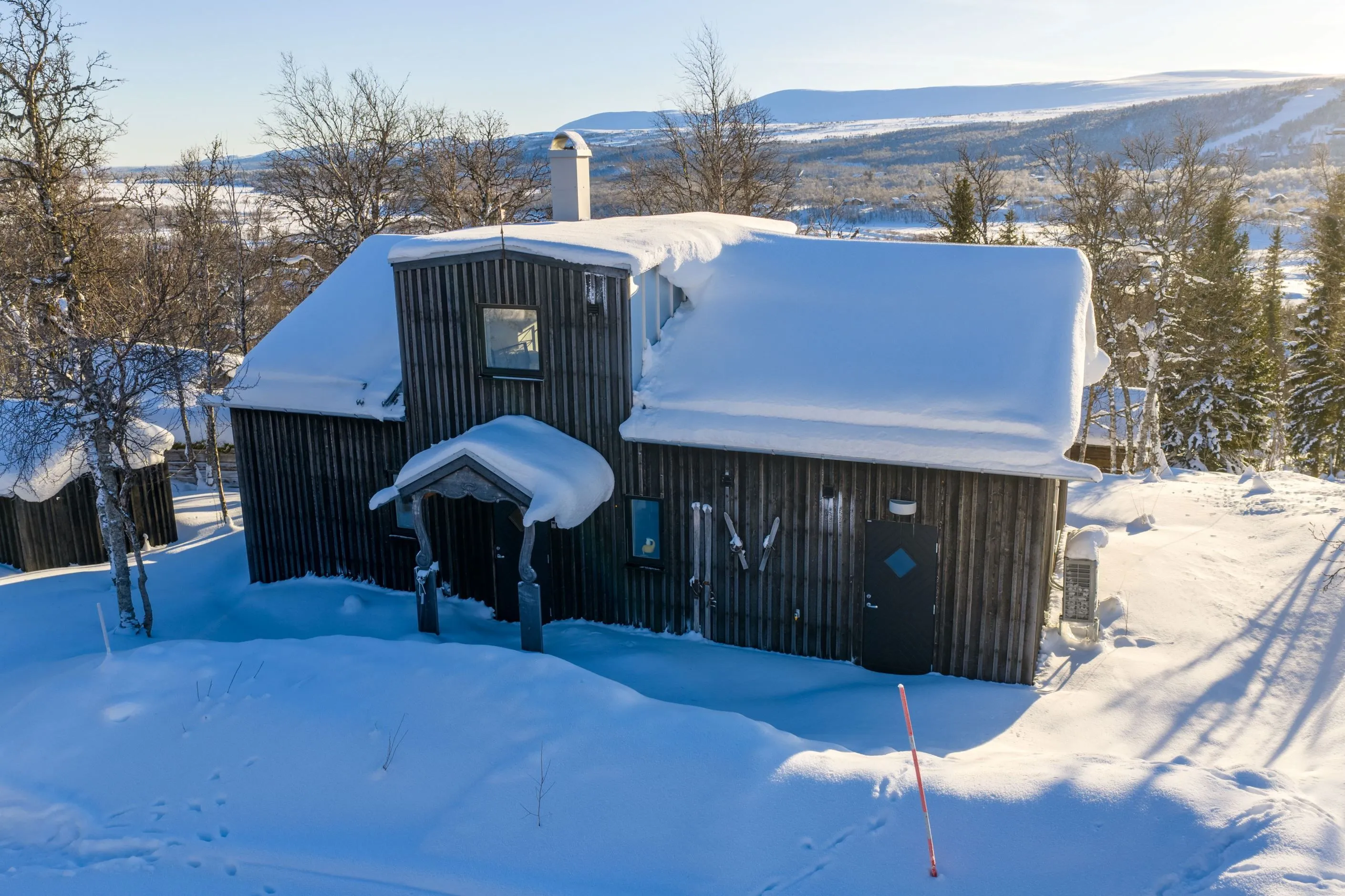 1950s 5-Bedroom Country House with Terrace in Scenic Tänndalen, Sweden - Image 3