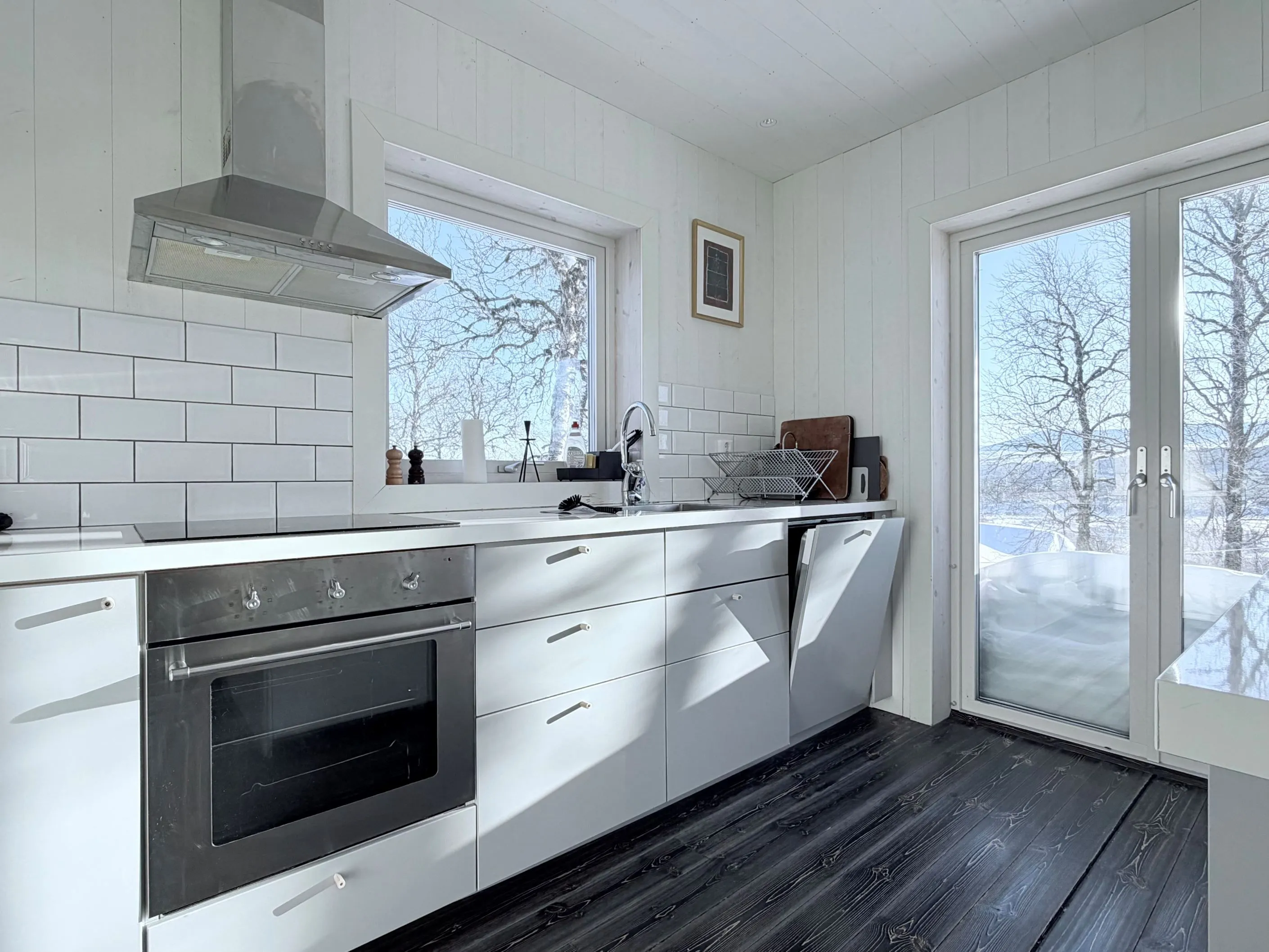 1950s 5-Bedroom Country House with Terrace in Scenic Tänndalen, Sweden - View image 6 of 37