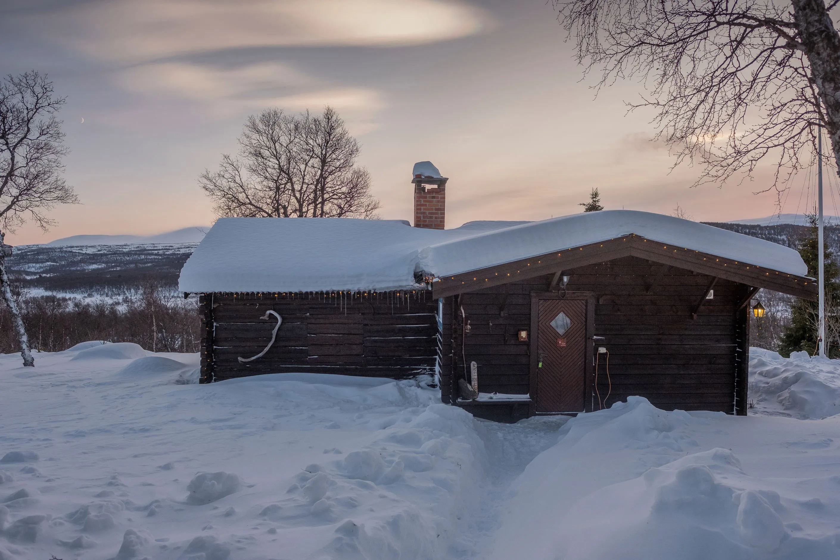 1950s 5-Bedroom Country House with Terrace in Scenic Tänndalen, Sweden - View image 23 of 37