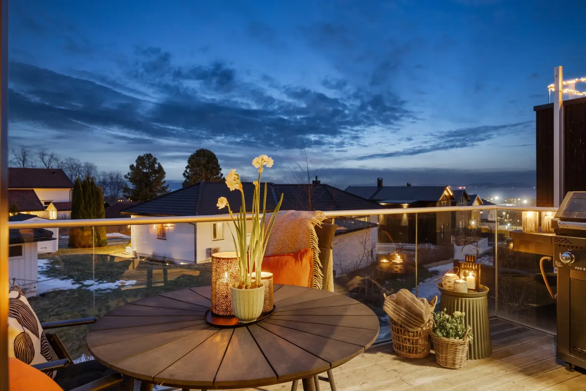 Contemporary 4-Bedroom Townhouse with Fjord Views in Trøndelag - View image 11 of 40