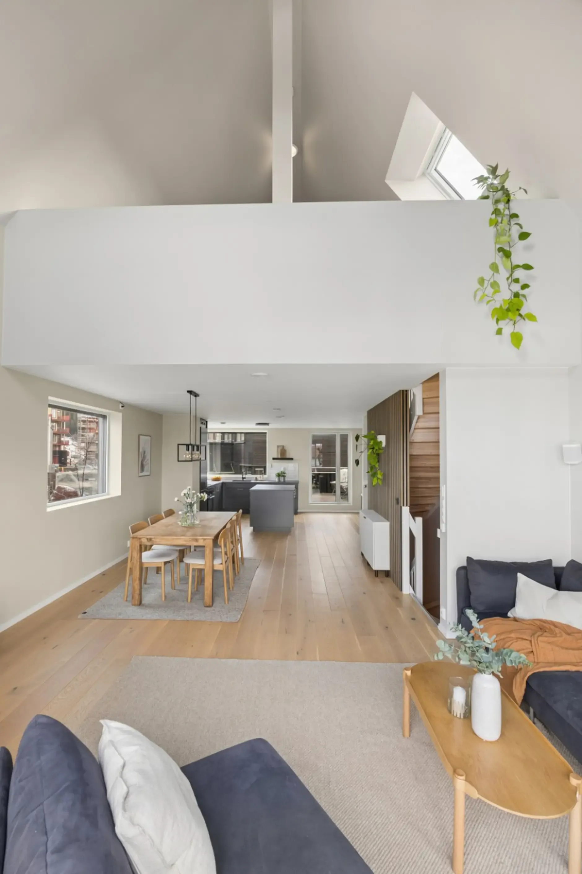 Contemporary 4-Bedroom Townhouse with Fjord Views in Trøndelag - View image 16 of 40