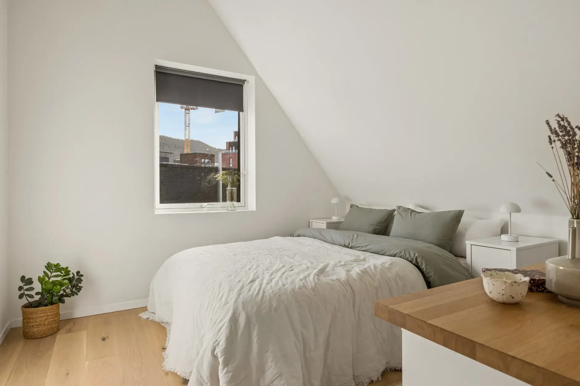 Contemporary 4-Bedroom Townhouse with Fjord Views in Trøndelag - View image 28 of 40