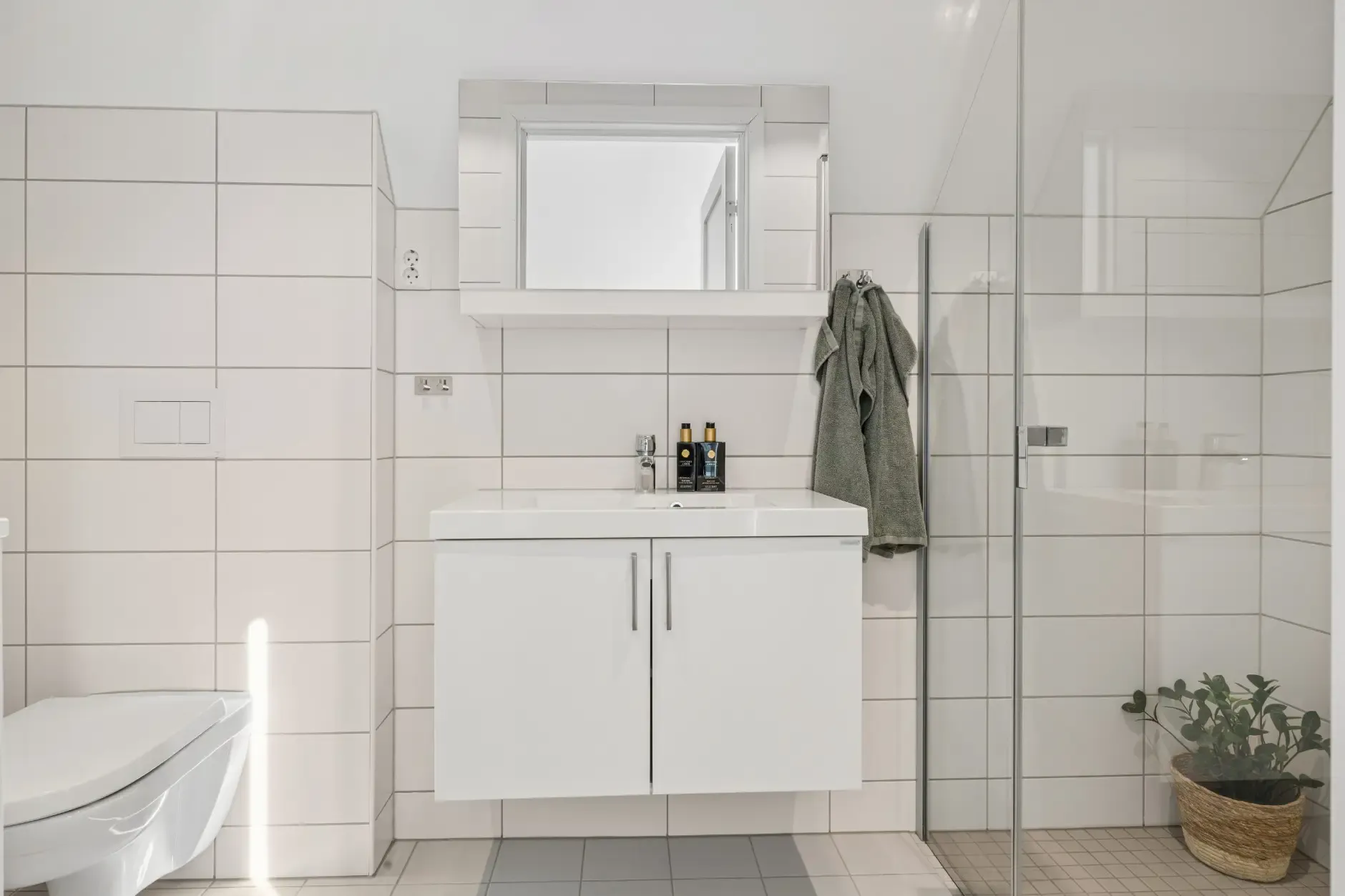 Contemporary 4-Bedroom Townhouse with Fjord Views in Trøndelag - View image 29 of 40