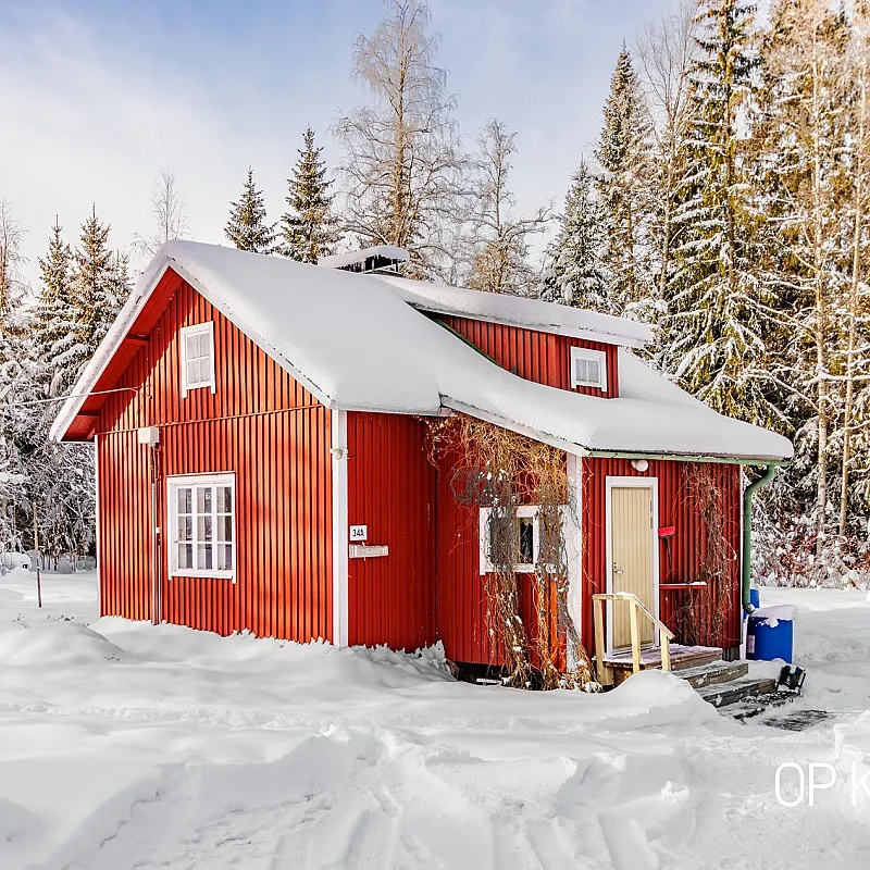 1940s Two-Bedroom Cabin with Expansive Grounds in Finland's Lake District