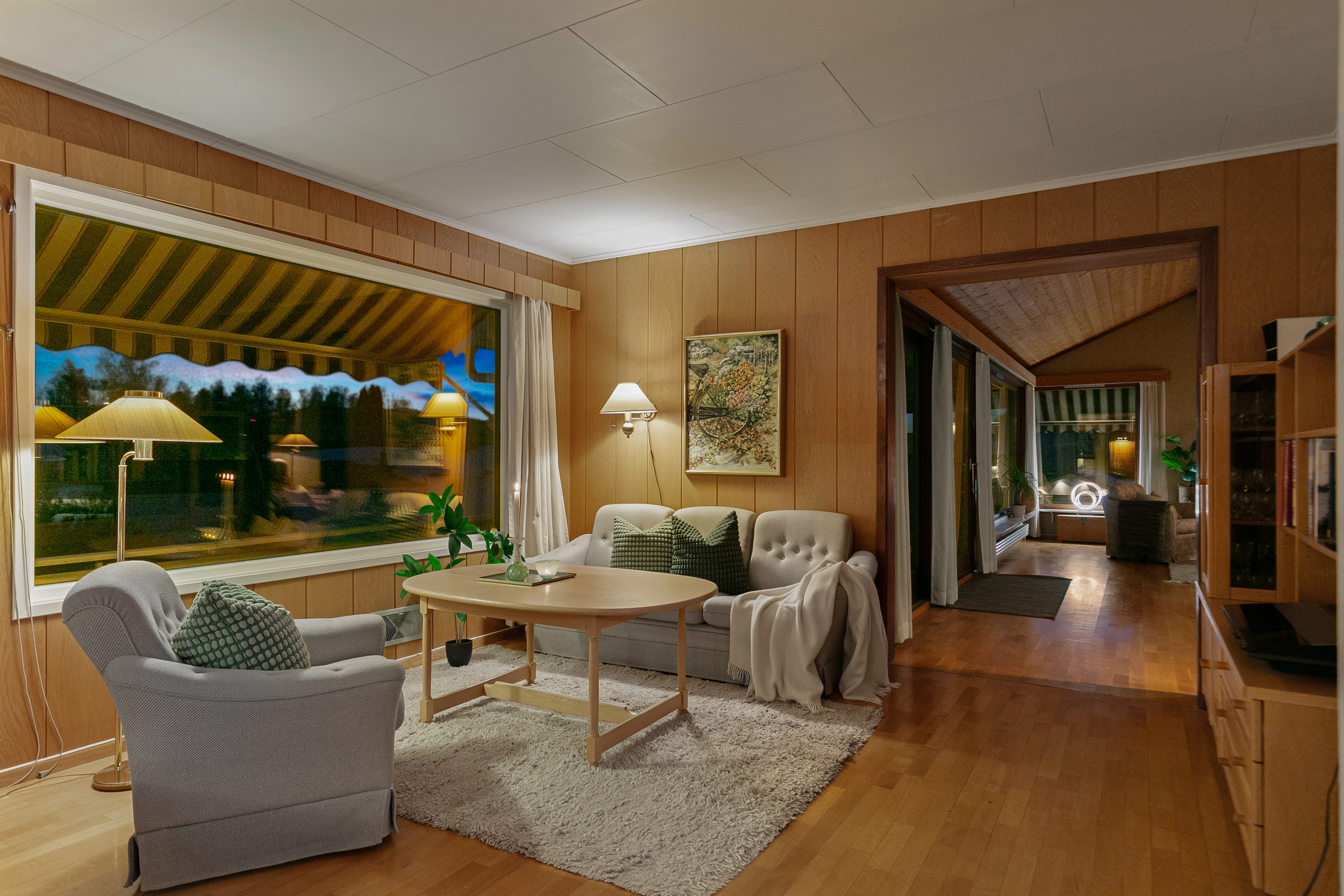 Amplia casa de 4 dormitorios con gran jardín en Brumunddal, ideal para familias. - Ver imagen 8 de 46