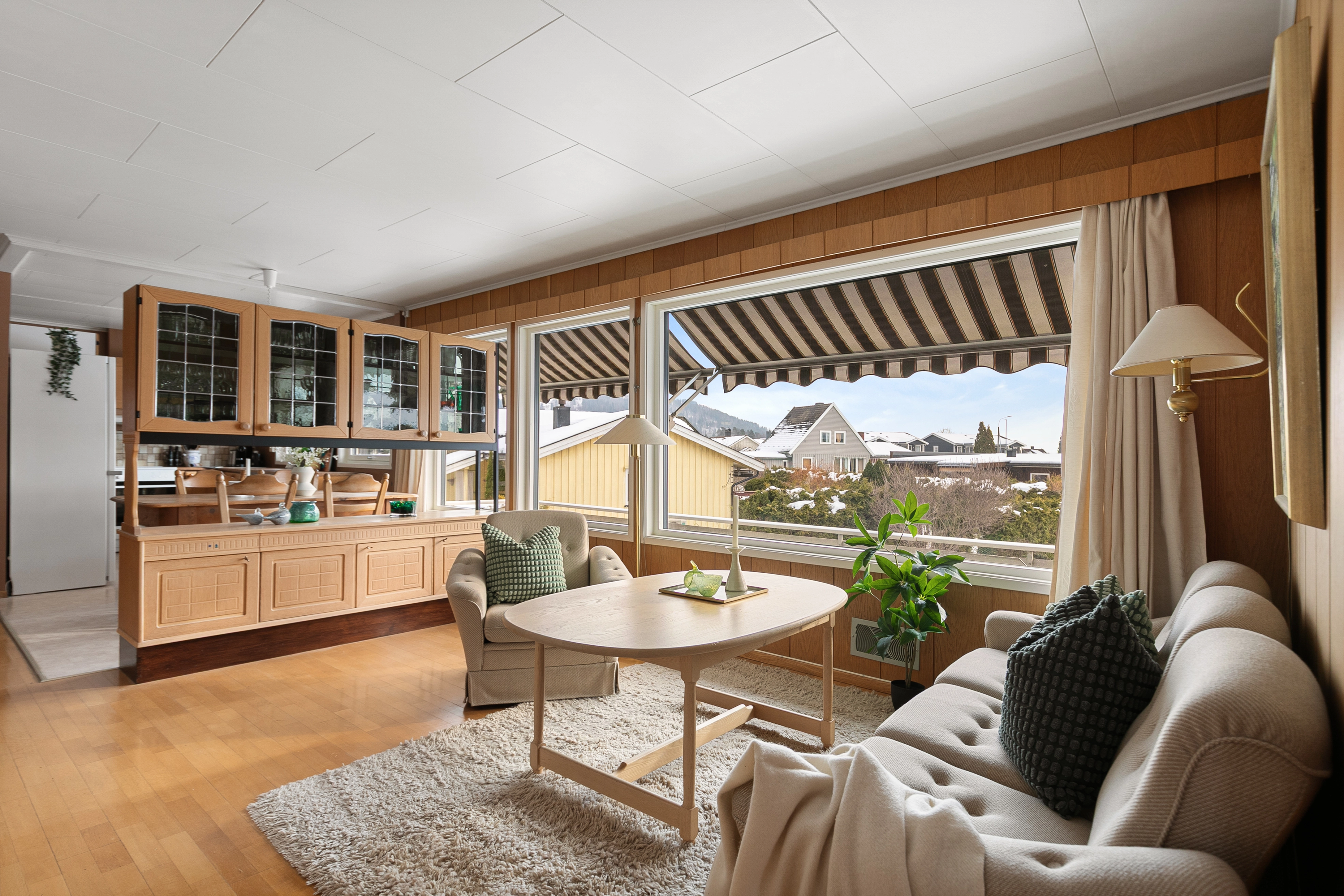 Amplia casa de 4 dormitorios con gran jardín en Brumunddal, ideal para familias. - Ver imagen 9 de 46