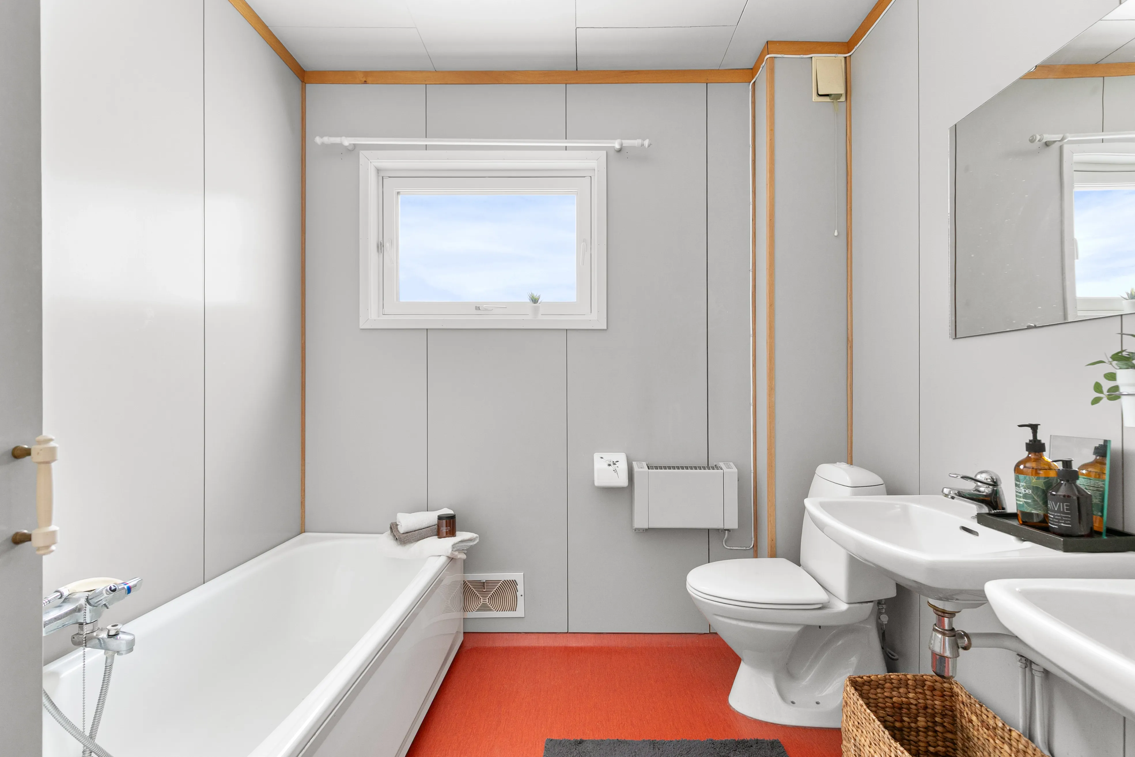 Spacious 4-Bedroom House with Expansive Garden in Family-Friendly Brumunddal - View image 33 of 46