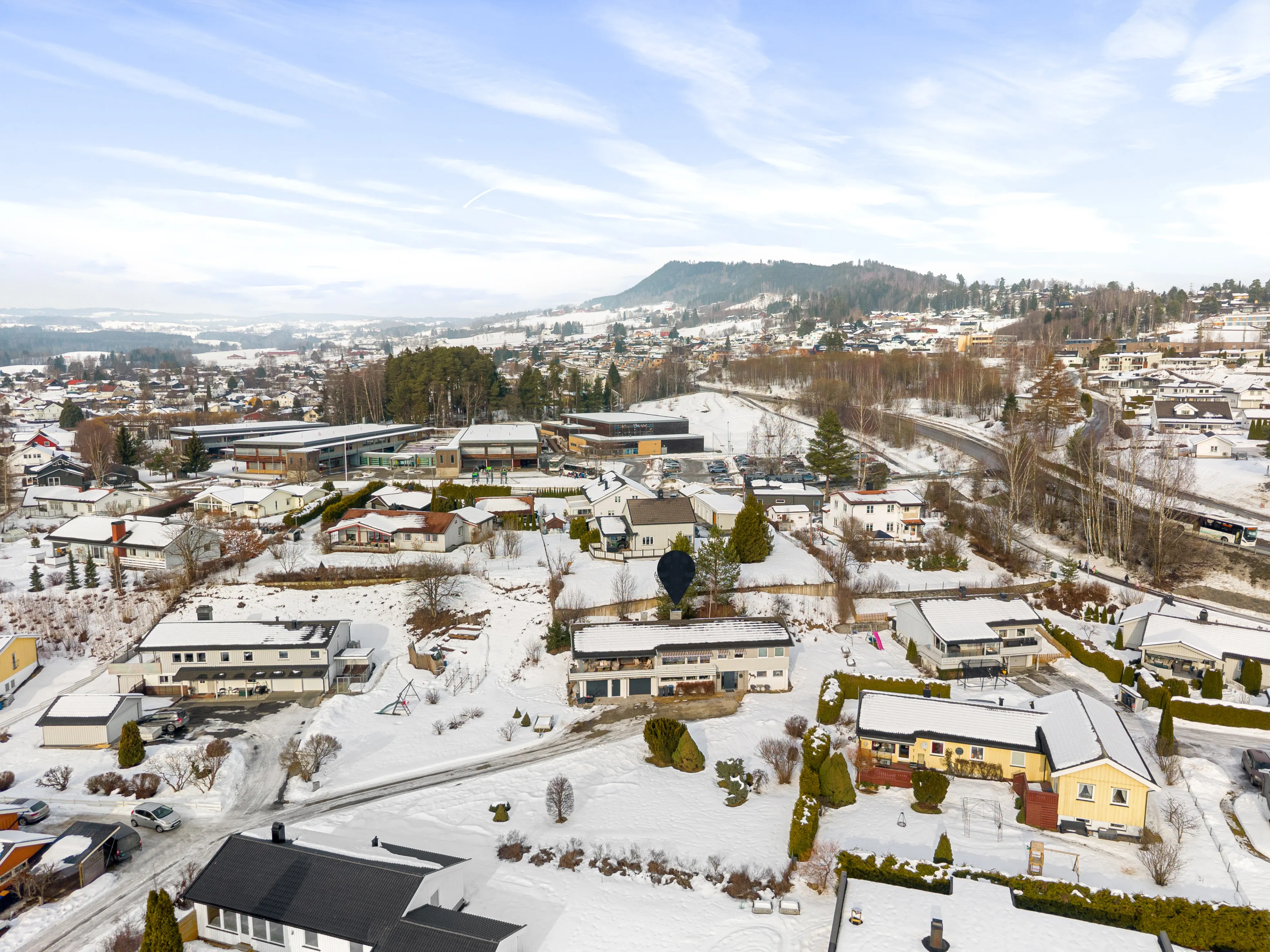 Spacious 4-Bedroom House with Expansive Garden in Family-Friendly Brumunddal - View image 43 of 46