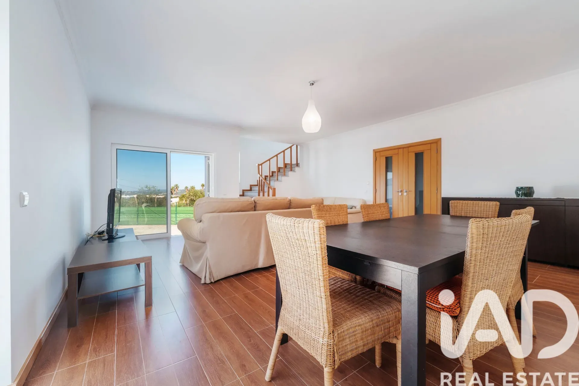 Contemporary 3-Bedroom House with Pool and Ruin in Santa Bárbara de Nexe - View image 17 of 37