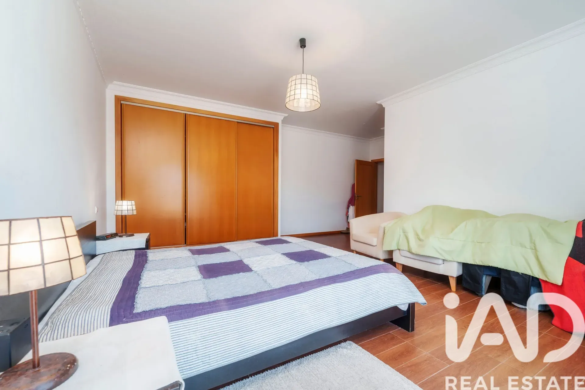 Contemporary 3-Bedroom House with Pool and Ruin in Santa Bárbara de Nexe - View image 20 of 37