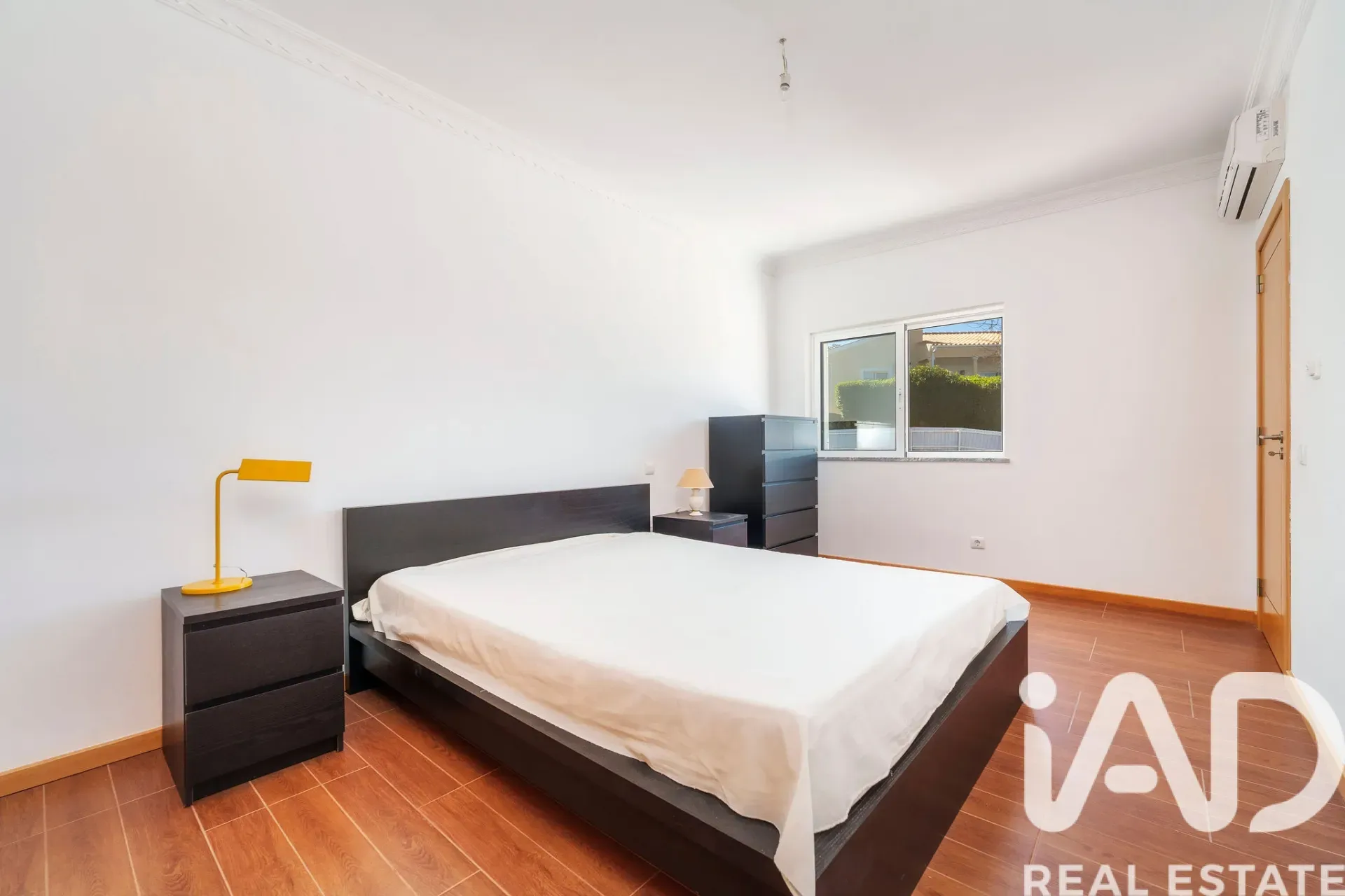 Contemporary 3-Bedroom House with Pool and Ruin in Santa Bárbara de Nexe - View image 24 of 37