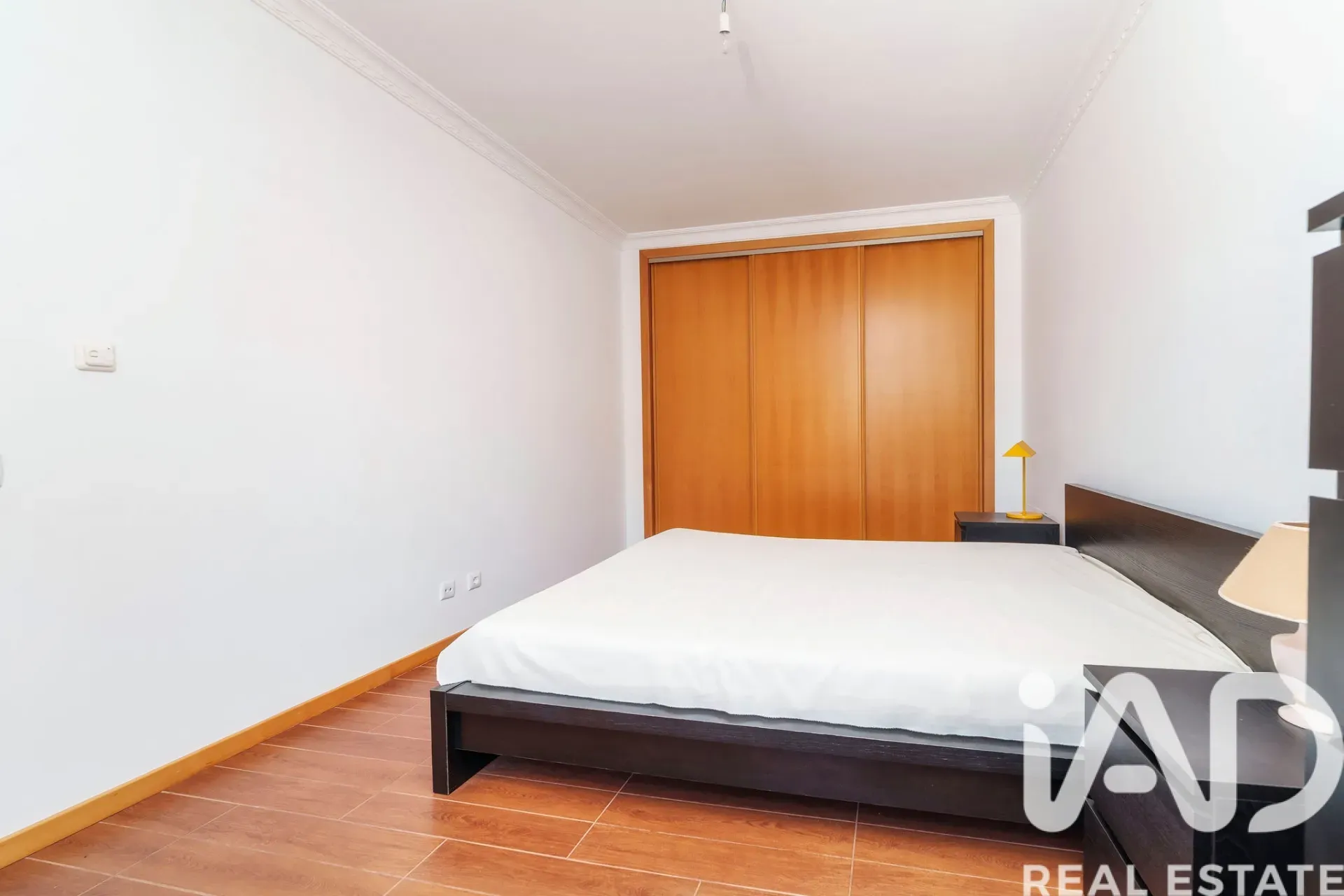 Contemporary 3-Bedroom House with Pool and Ruin in Santa Bárbara de Nexe - View image 25 of 37