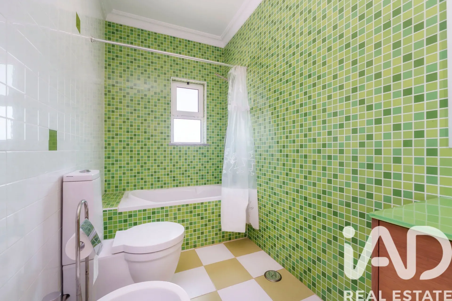 Contemporary 3-Bedroom House with Pool and Ruin in Santa Bárbara de Nexe - View image 30 of 37