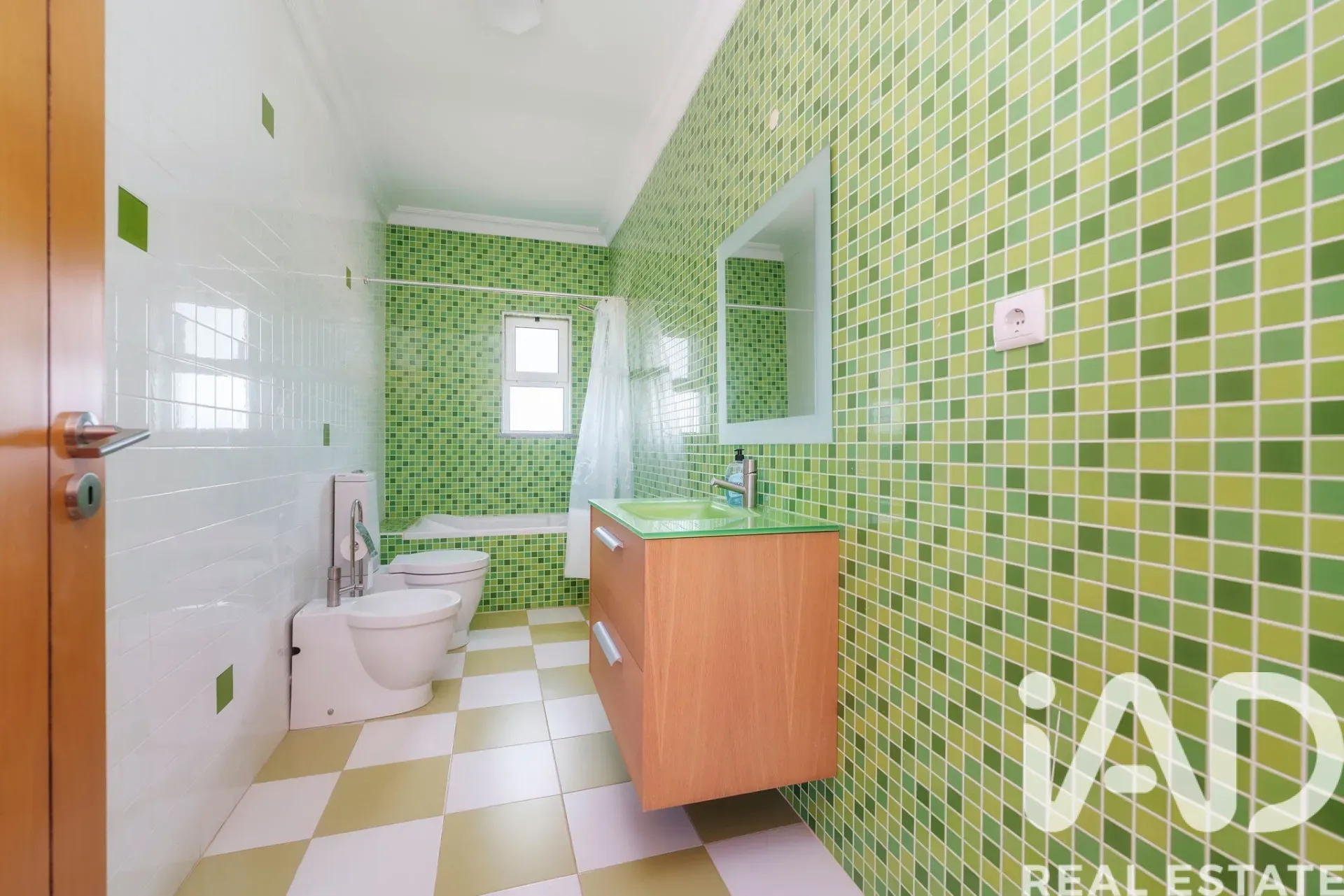 Contemporary 3-Bedroom House with Pool and Ruin in Santa Bárbara de Nexe - View image 32 of 37