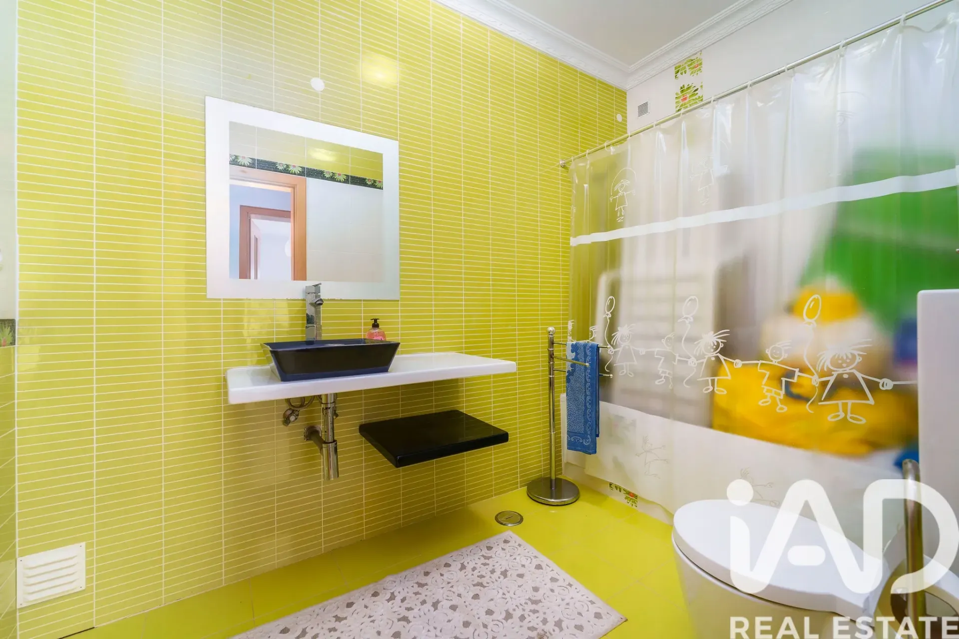 Contemporary 3-Bedroom House with Pool and Ruin in Santa Bárbara de Nexe - View image 33 of 37