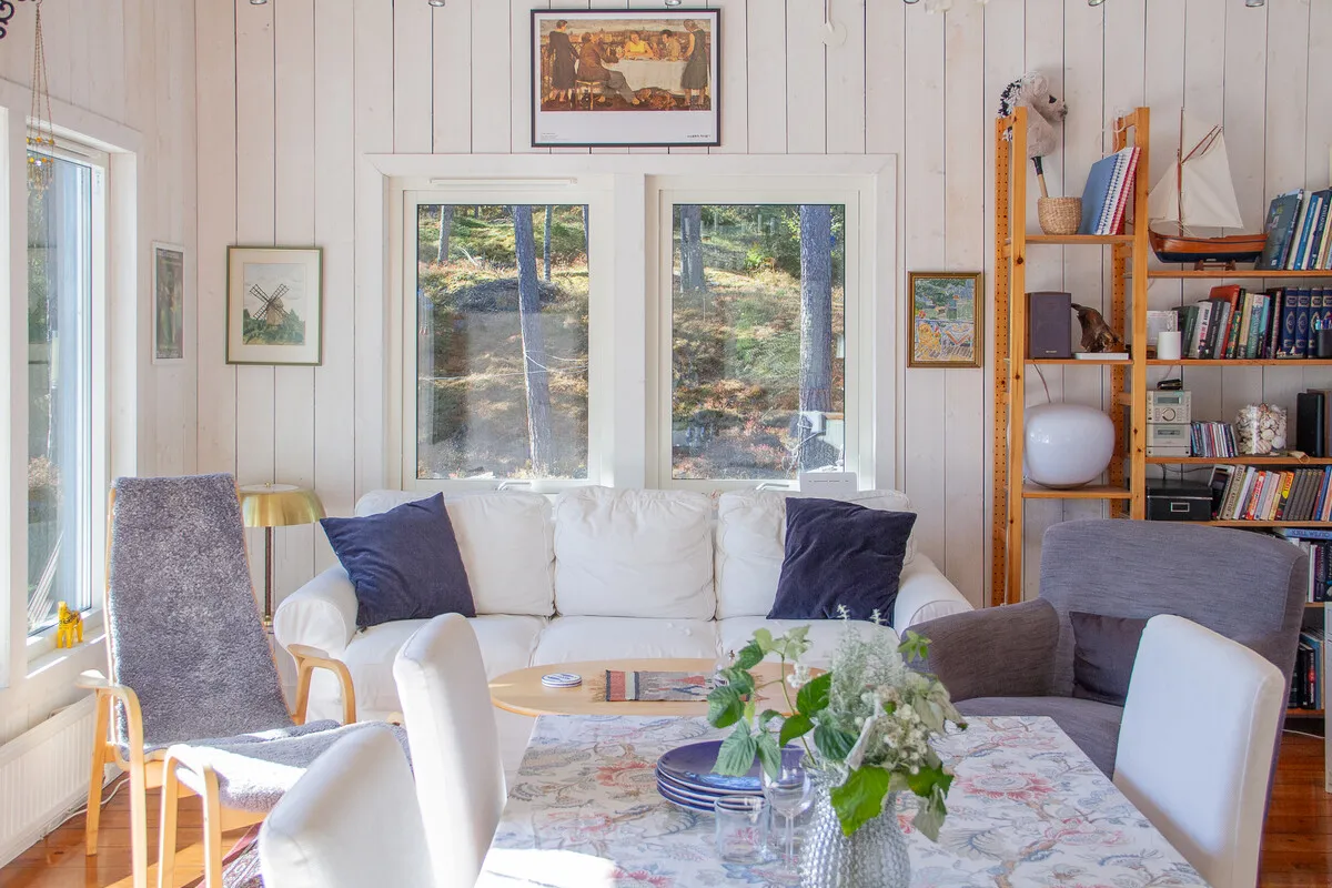 Scenic Swedish Retreat with Expansive Garden and Terrace in Långgarn - View image 9 of 39