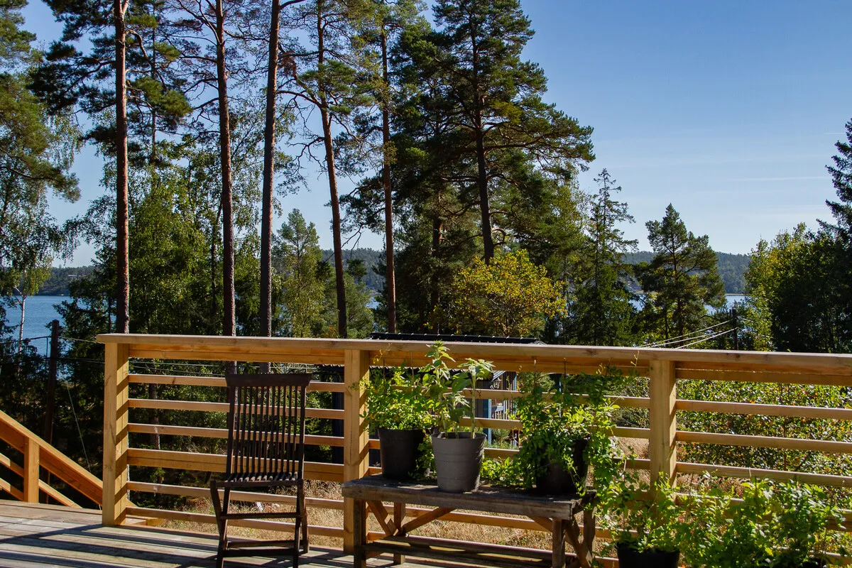 Scenic Swedish Retreat with Expansive Garden and Terrace in Långgarn - View image 17 of 39