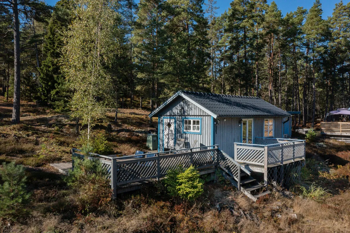 Scenic Swedish Retreat with Expansive Garden and Terrace in Långgarn - View image 28 of 39