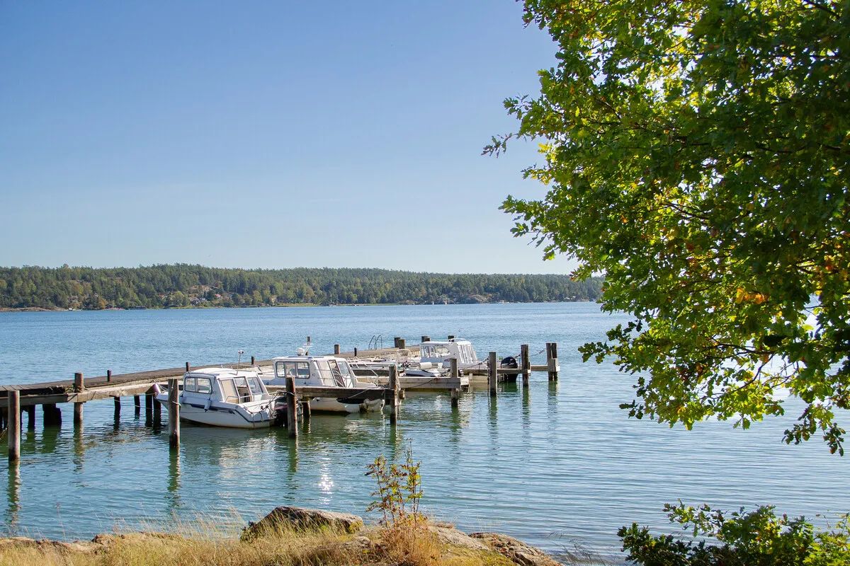 Scenic Swedish Retreat with Expansive Garden and Terrace in Långgarn - View image 38 of 39