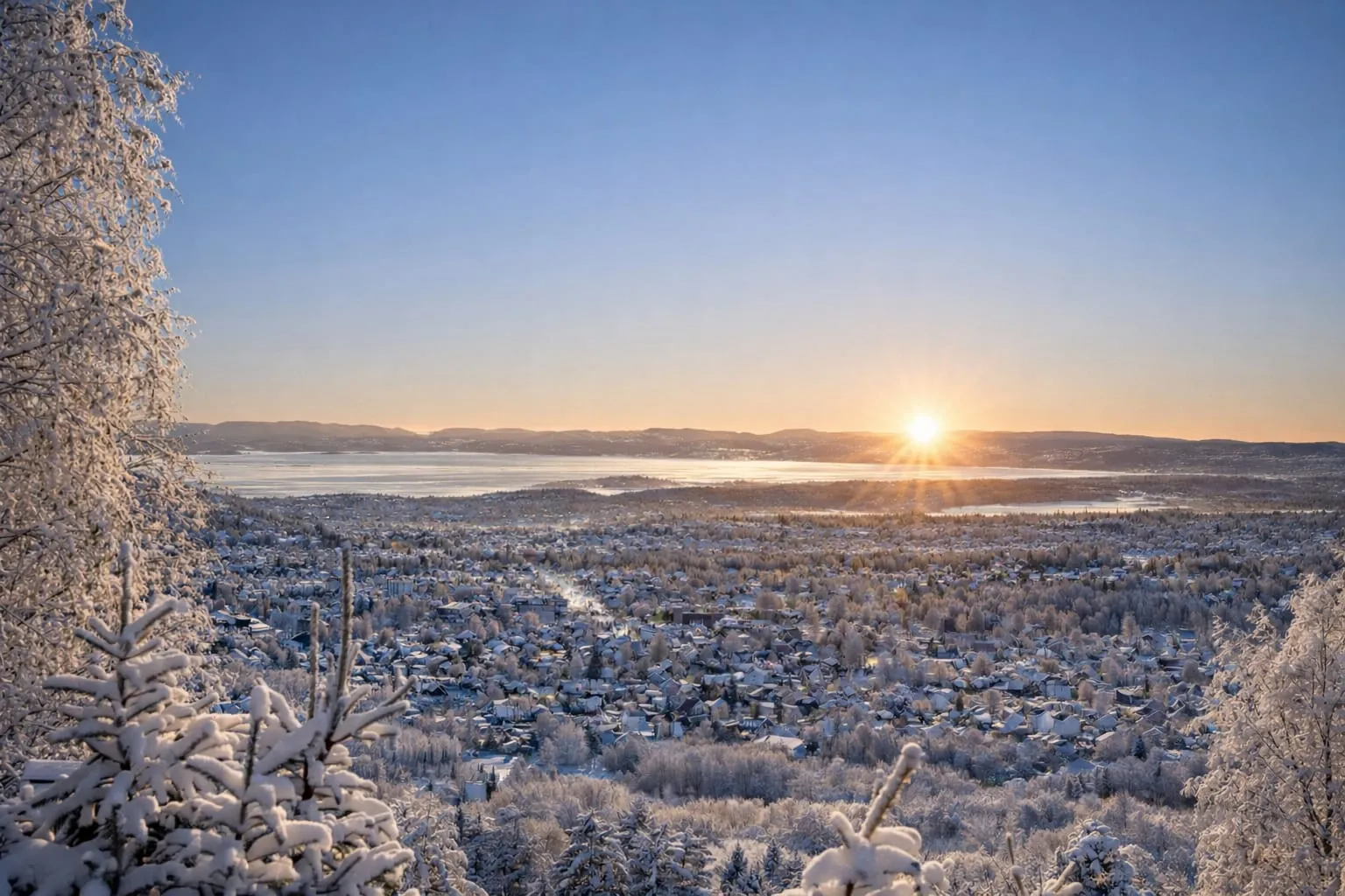 4-Bedroom House with Expansive Garden in Oslo's Prestigious Holmenkollen - Image 3