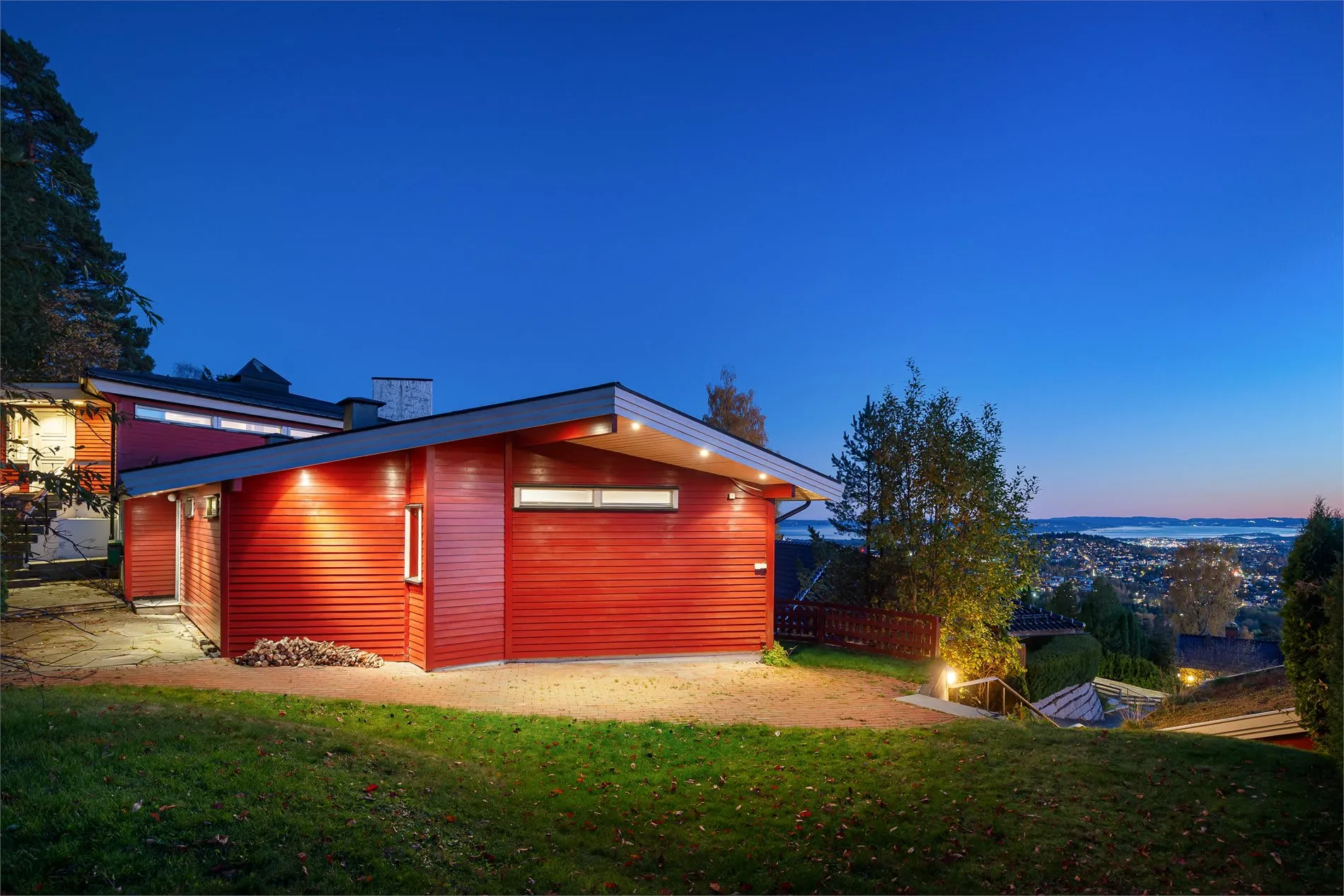 4-Bedroom House with Expansive Garden in Oslo's Prestigious Holmenkollen - View image 12 of 57