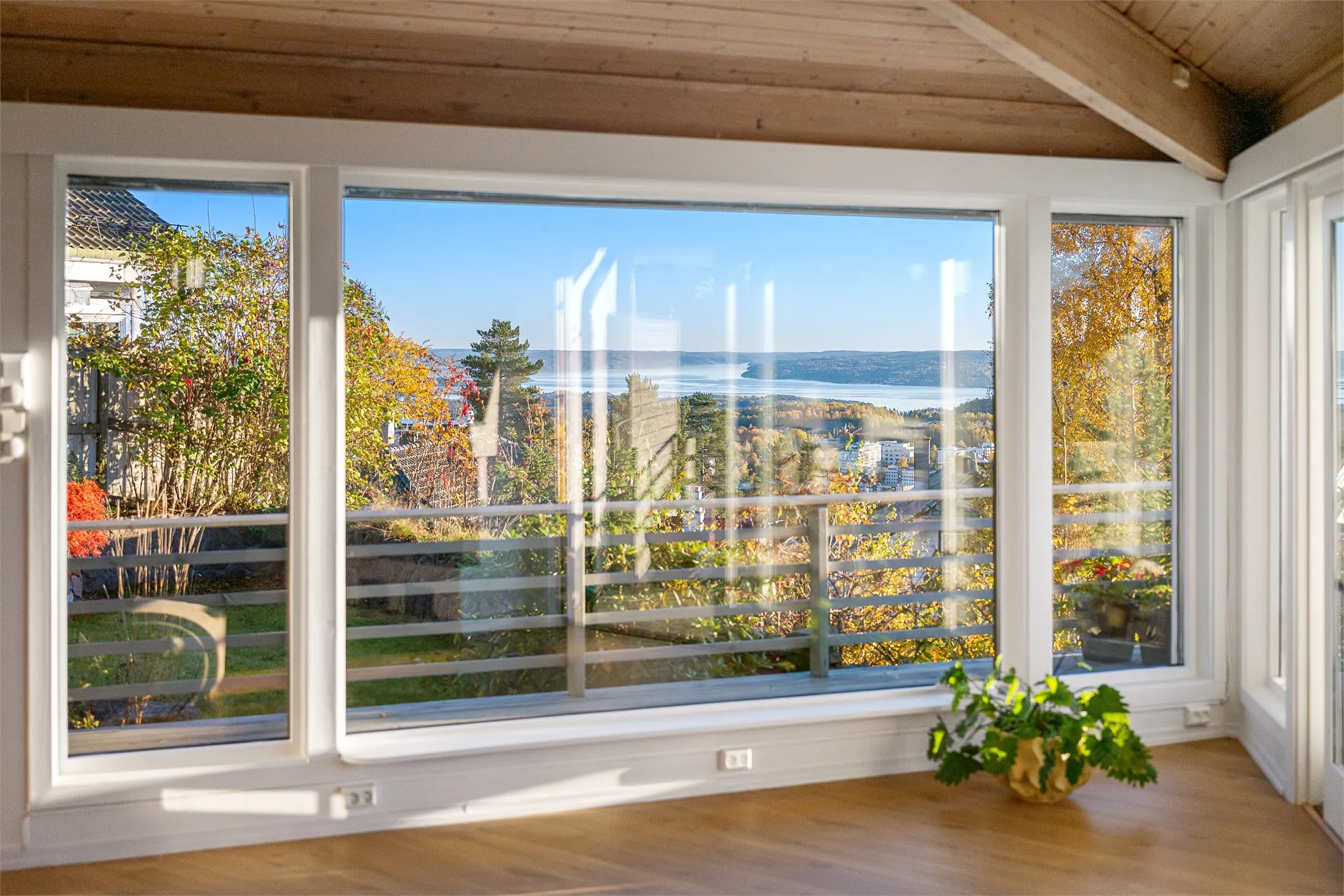 4-Bedroom House with Expansive Garden in Oslo's Prestigious Holmenkollen - View image 19 of 57
