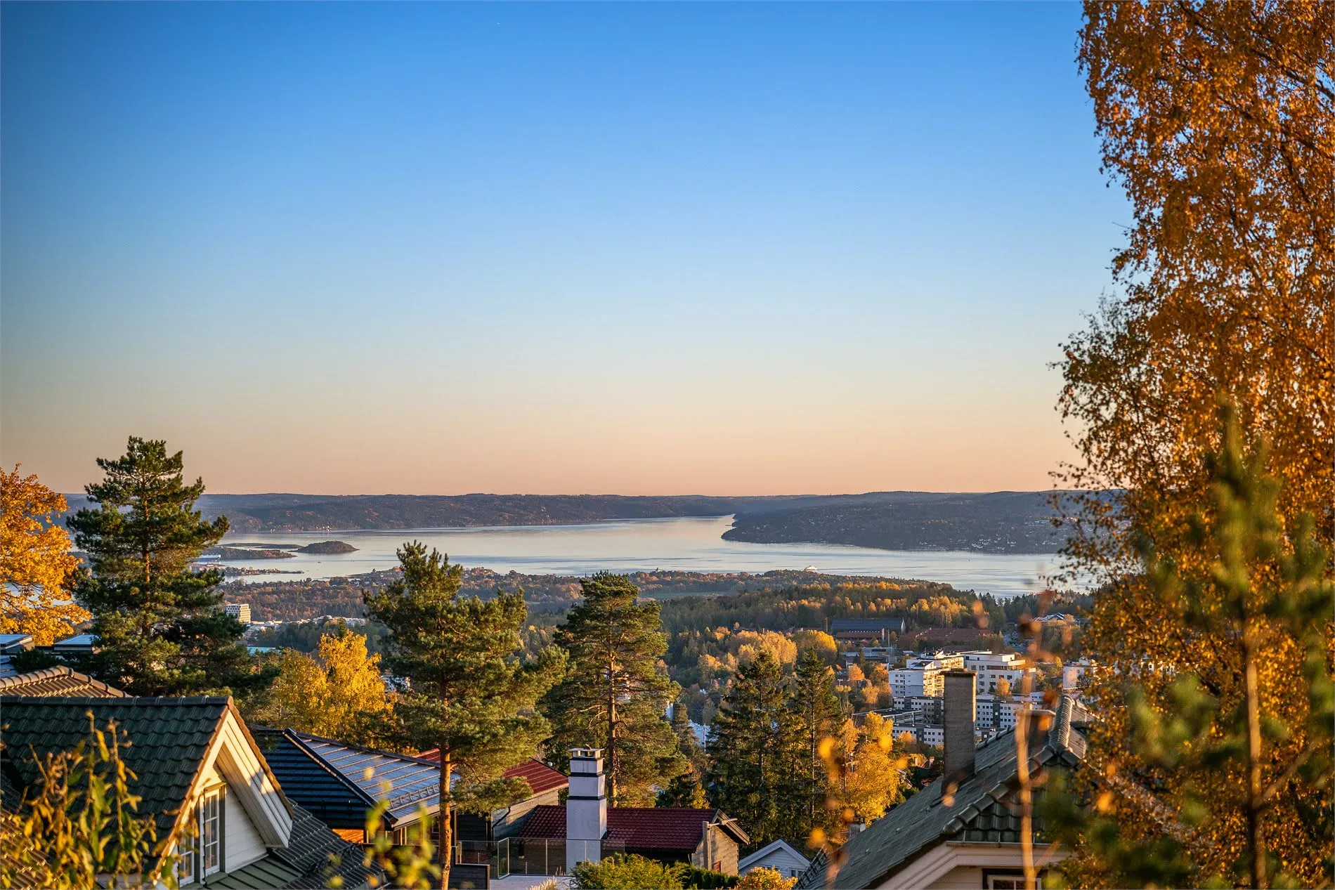 4-Bedroom House with Expansive Garden in Oslo's Prestigious Holmenkollen - View image 26 of 57