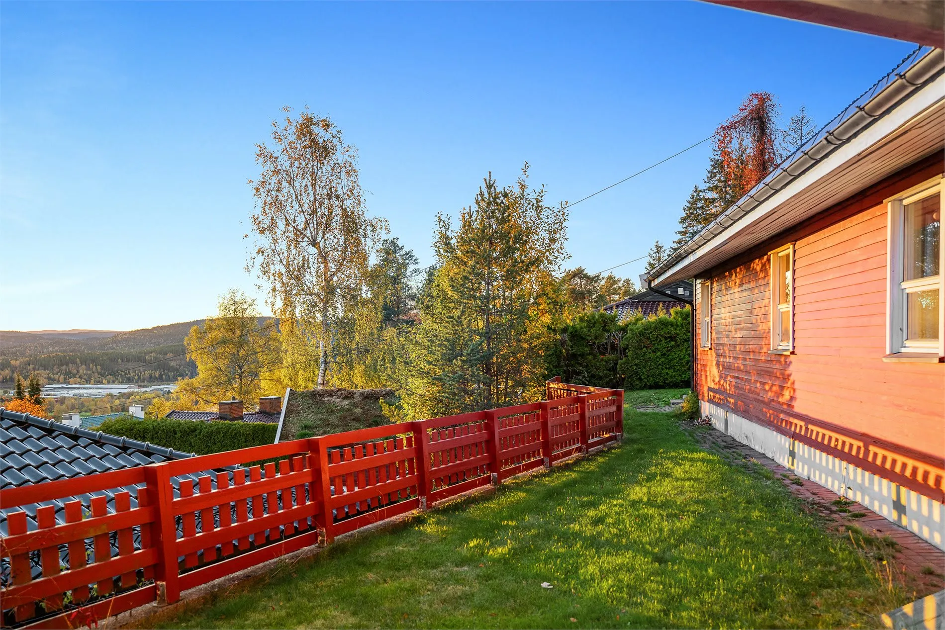 4-Bedroom House with Expansive Garden in Oslo's Prestigious Holmenkollen - View image 29 of 57