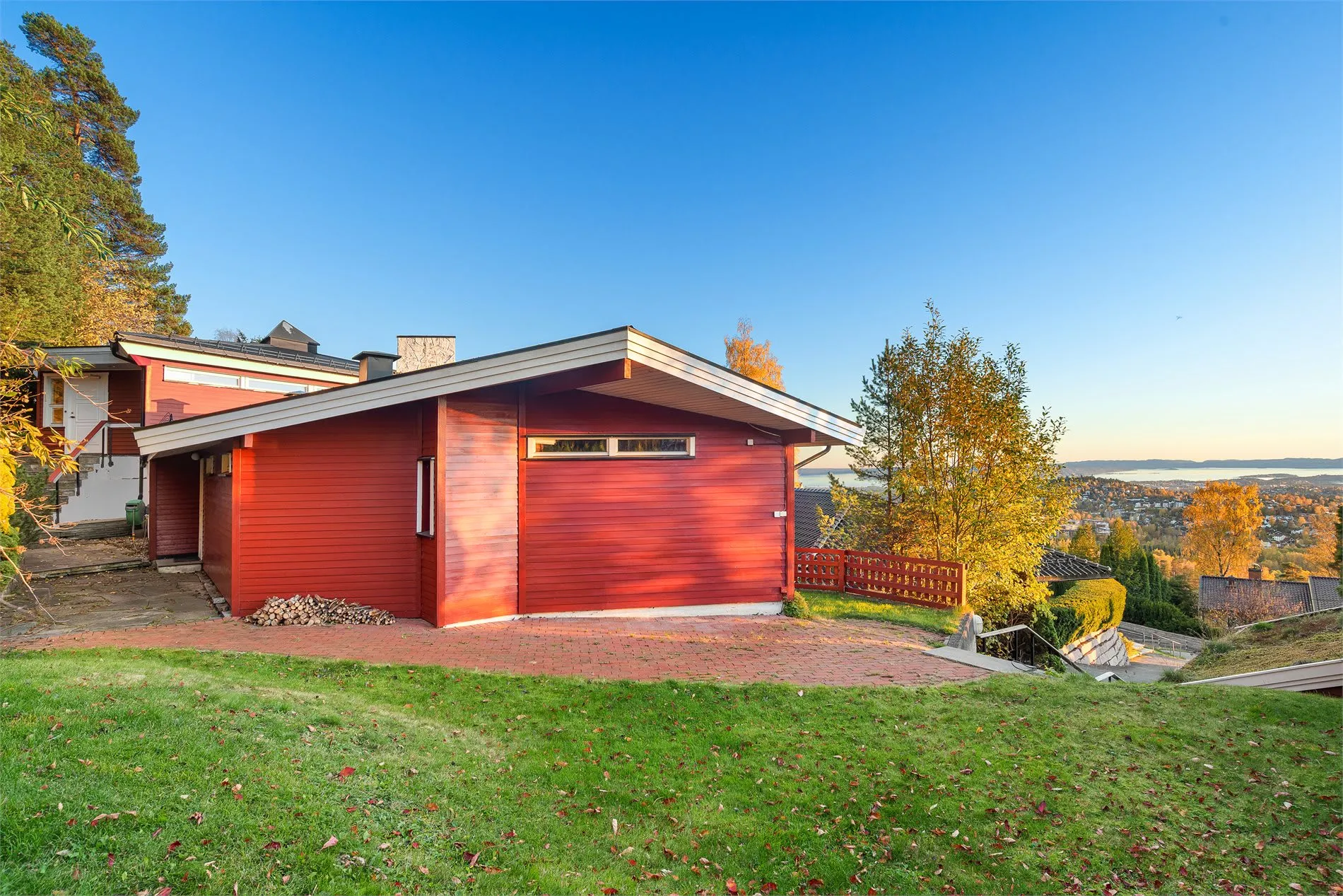 4-Bedroom House with Expansive Garden in Oslo's Prestigious Holmenkollen - View image 31 of 57