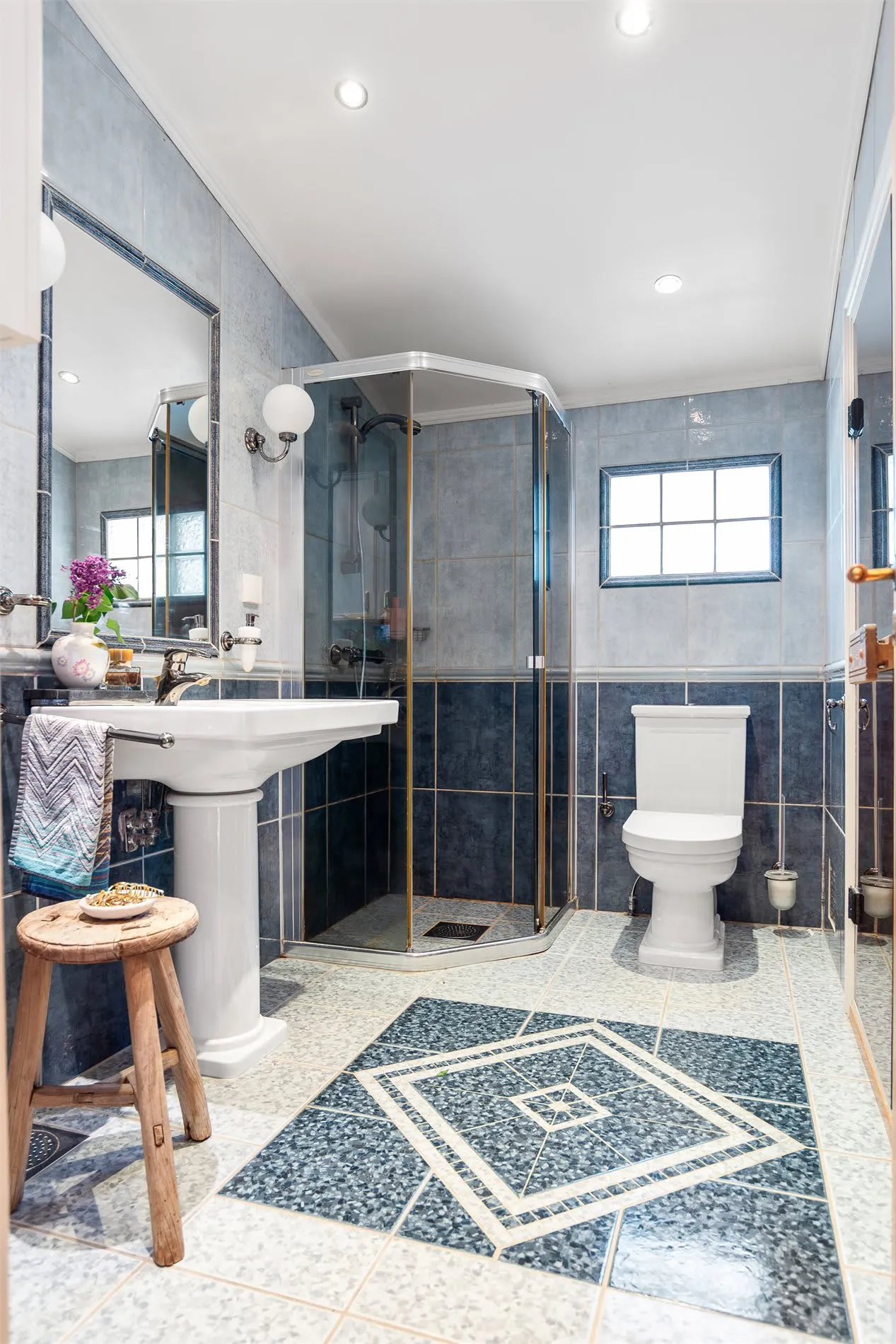 4-Bedroom House with Expansive Garden in Oslo's Prestigious Holmenkollen - View image 44 of 57