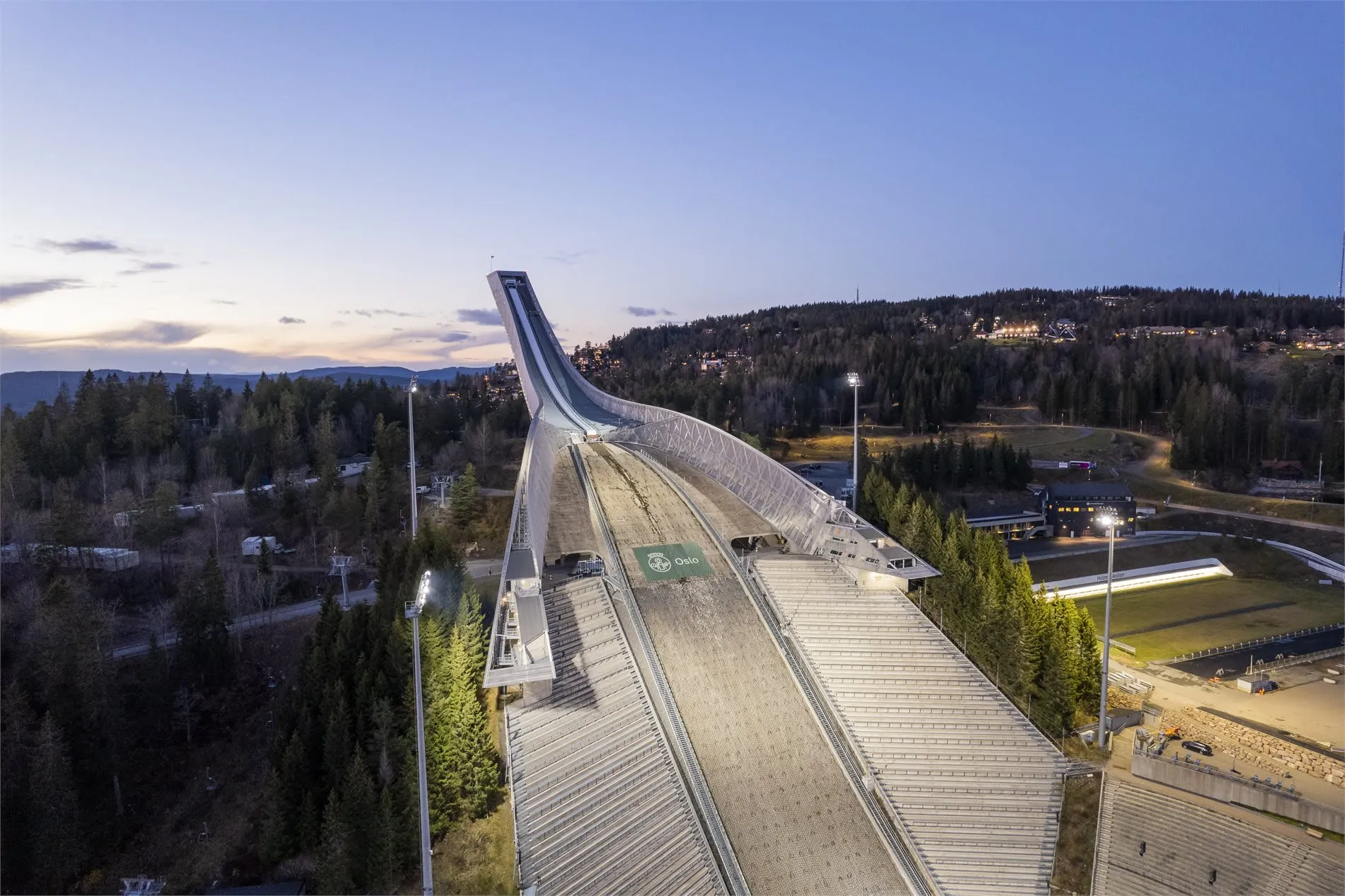 4-Bedroom House with Expansive Garden in Oslo's Prestigious Holmenkollen - View image 55 of 57