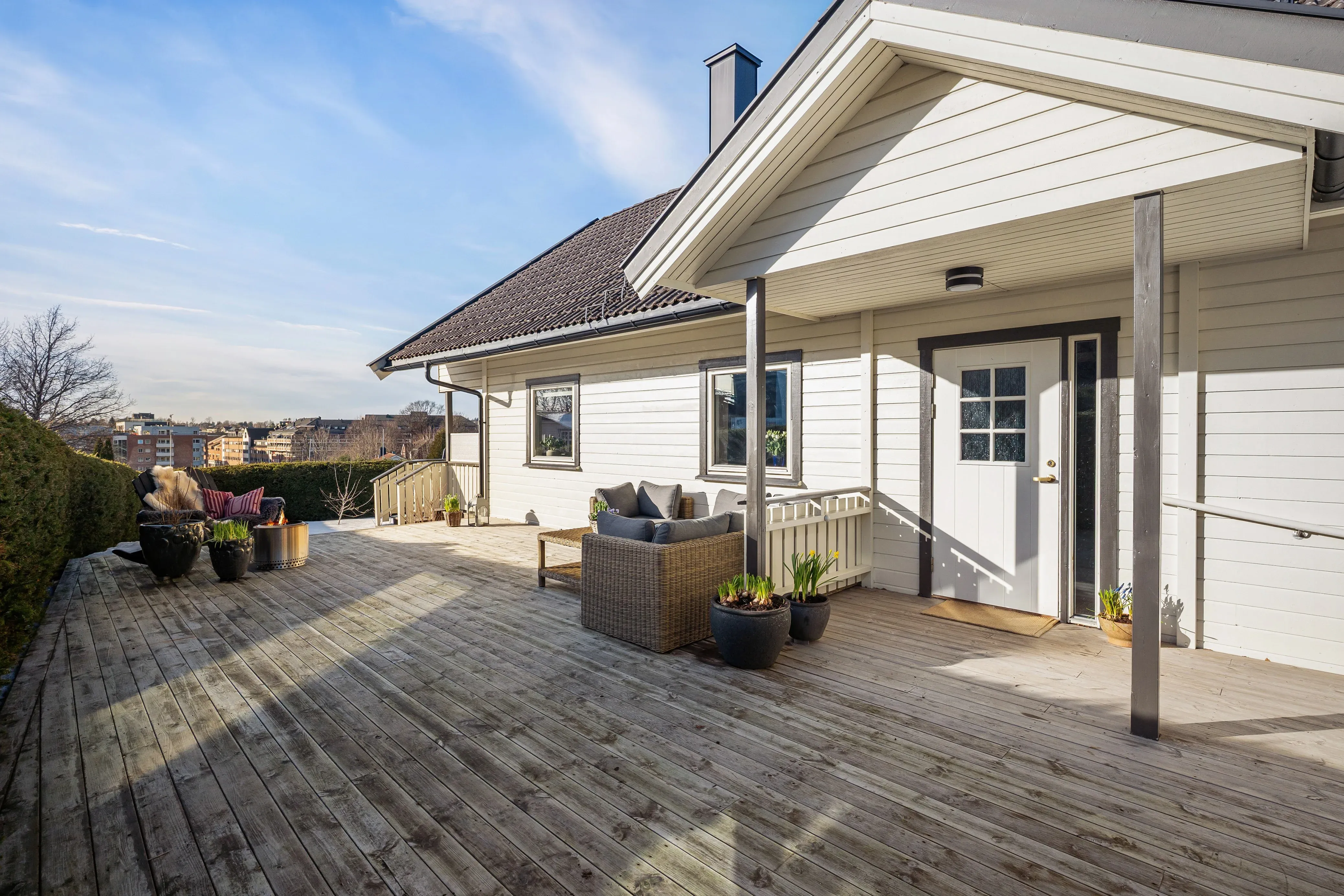 Spacious 3-Bedroom House with Large Terrace Near Ski Centre, Norway - Image 2