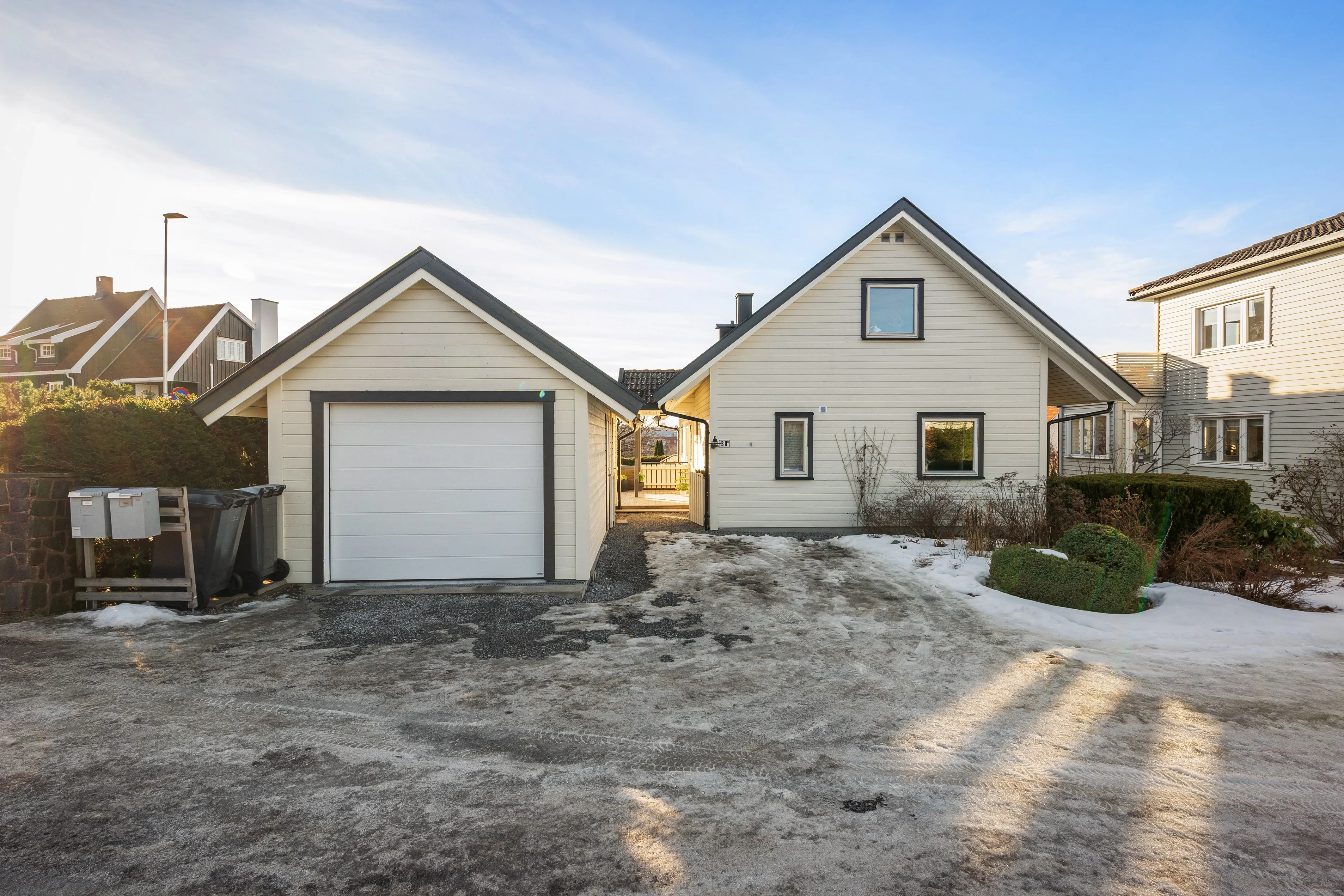 Spacious 3-Bedroom House with Large Terrace Near Ski Centre, Norway - View image 37 of 46