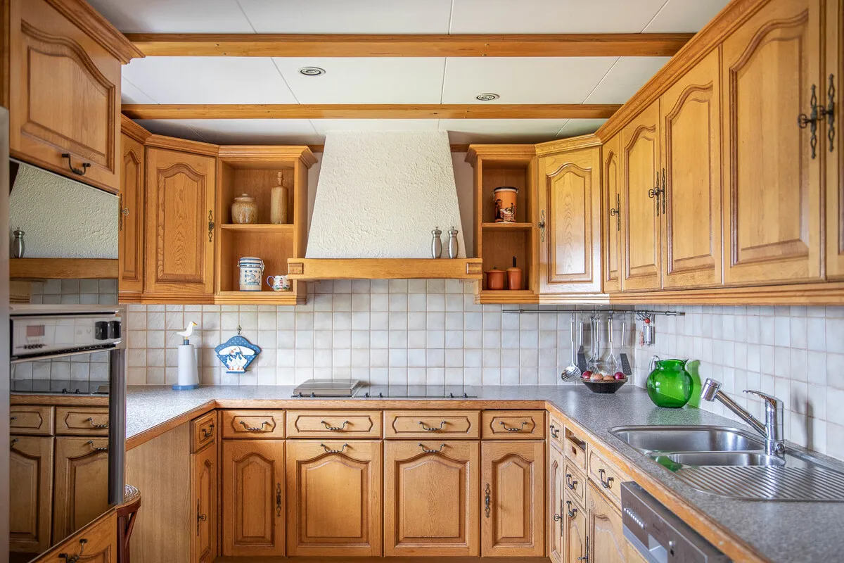 1960s Swedish Country House with Expansive Gardens and Lakeside Views - View image 12 of 39