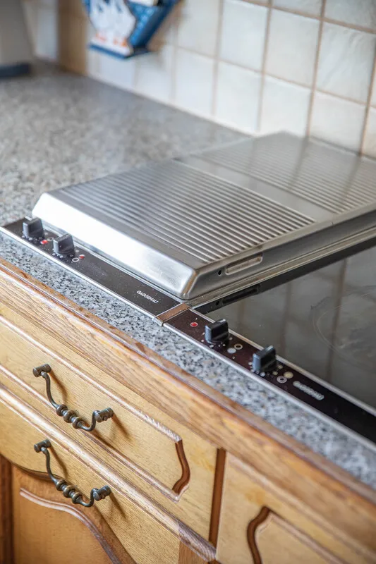 1960s Swedish Country House with Expansive Gardens and Lakeside Views - View image 14 of 39