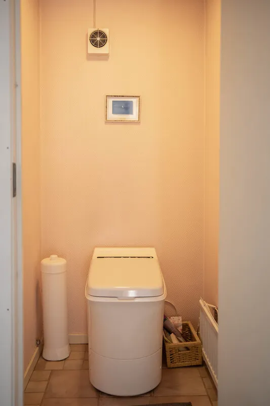 1960s Swedish Country House with Expansive Gardens and Lakeside Views - View image 21 of 39