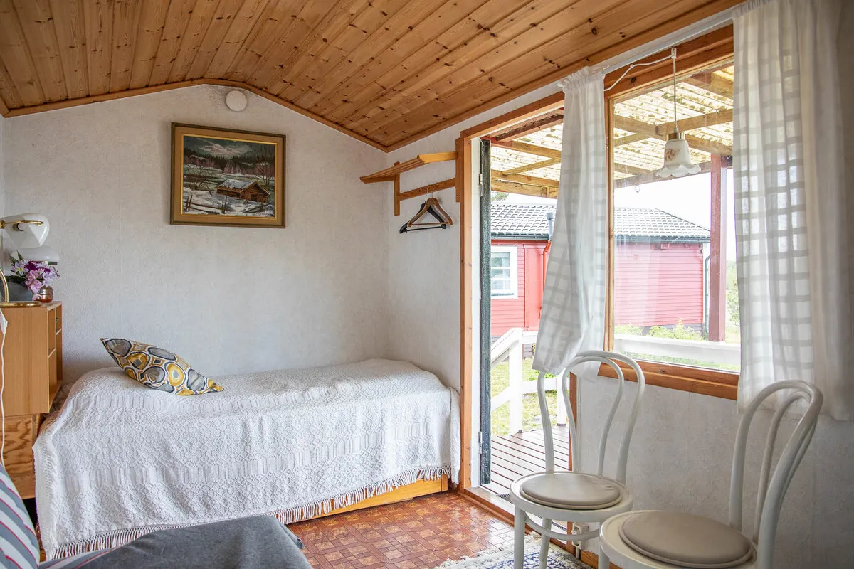 1960s Swedish Country House with Expansive Gardens and Lakeside Views - View image 30 of 39