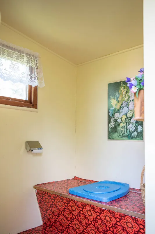 1960s Swedish Country House with Expansive Gardens and Lakeside Views - View image 31 of 39