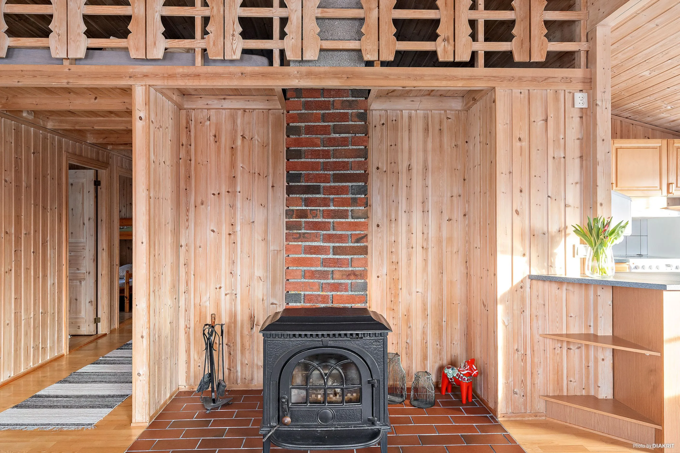 1980s Swedish Country House with Terrace and Expansive Lot in Överuman - View image 10 of 33