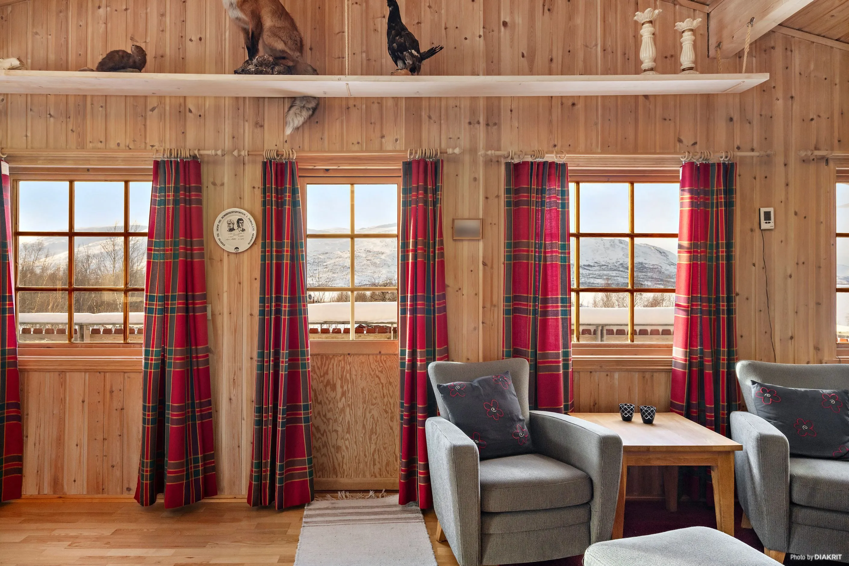 1980s Swedish Country House with Terrace and Expansive Lot in Överuman - View image 12 of 33