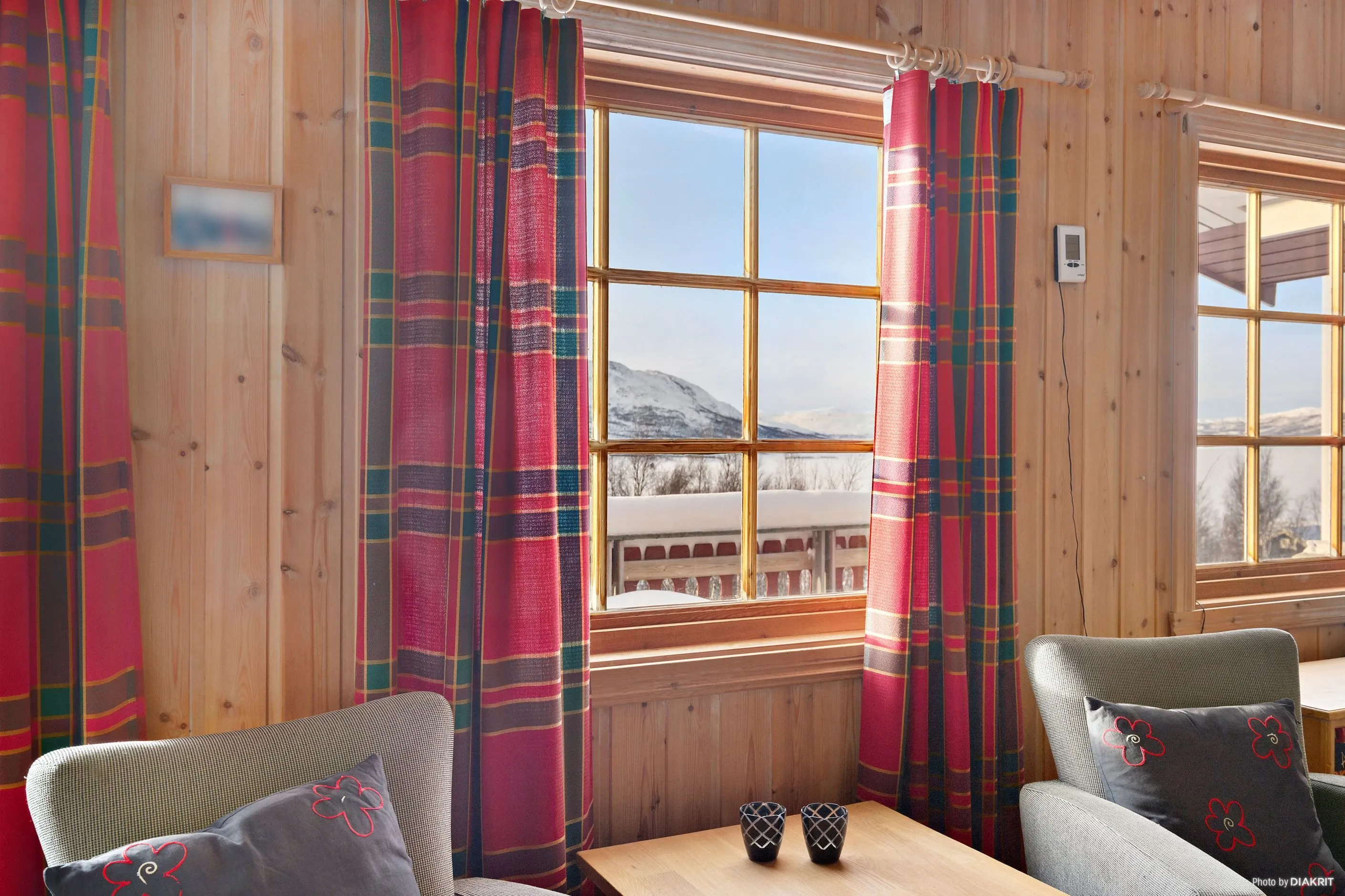 1980s Swedish Country House with Terrace and Expansive Lot in Överuman - View image 15 of 33