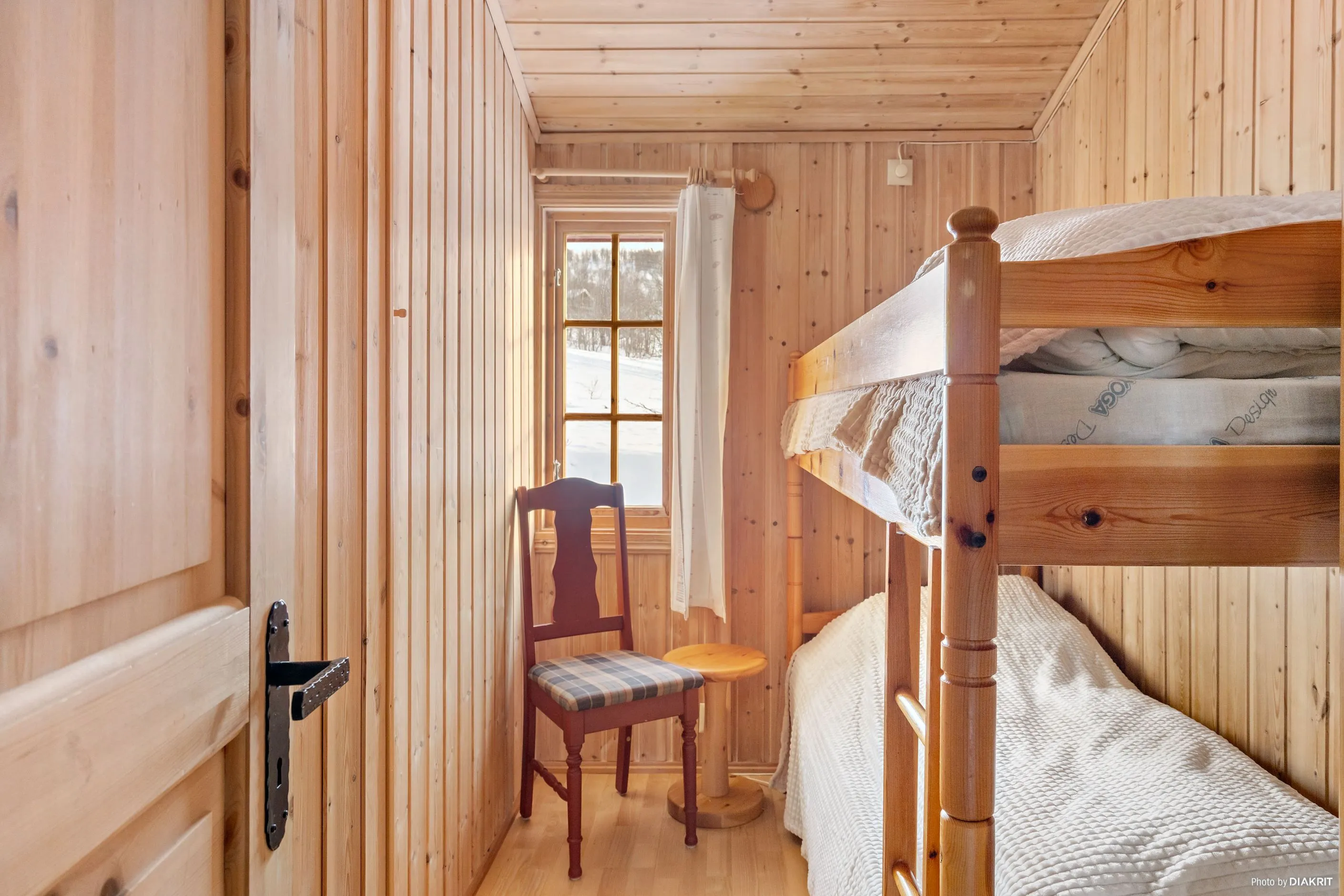 1980s Swedish Country House with Terrace and Expansive Lot in Överuman - View image 20 of 33