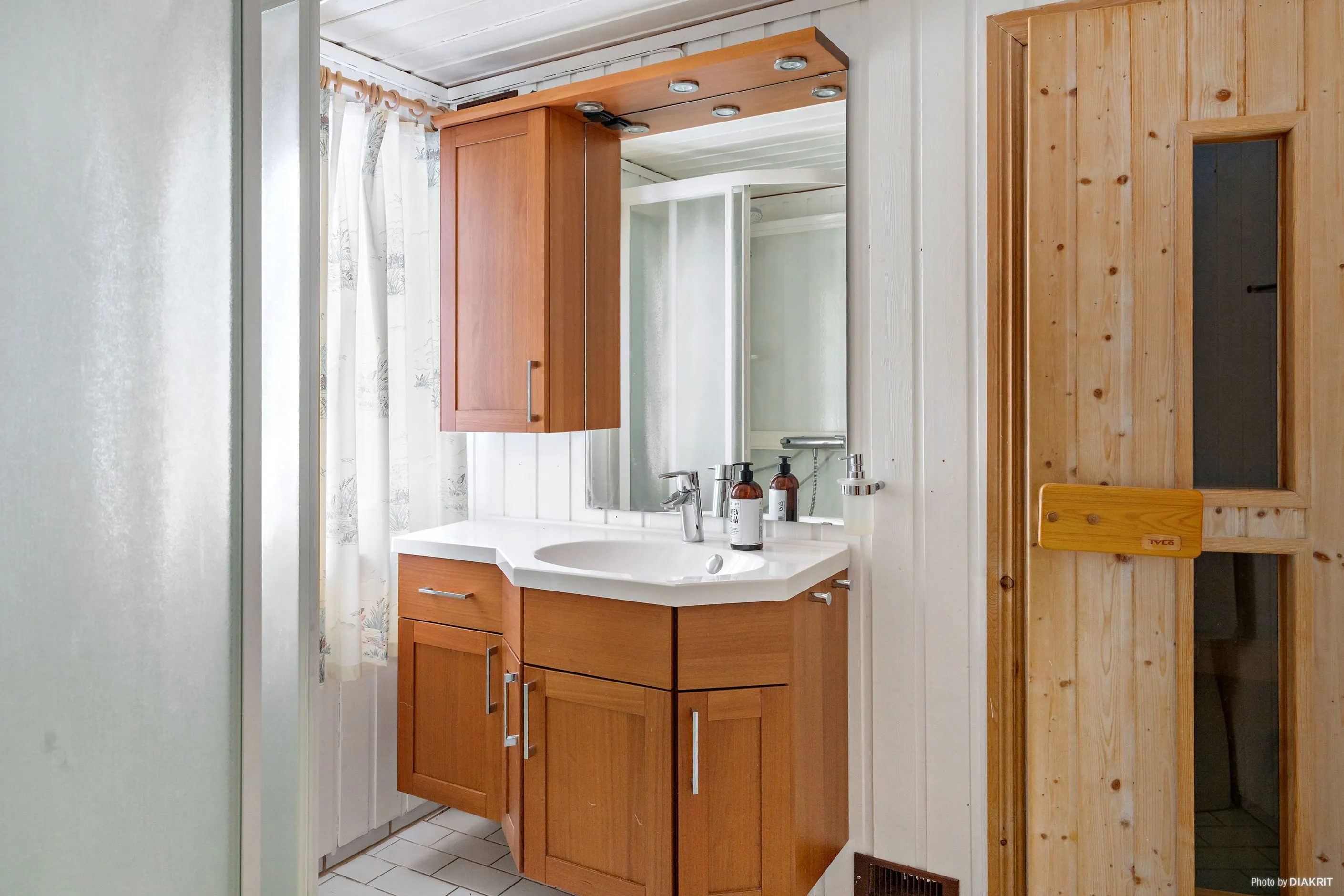 1980s Swedish Country House with Terrace and Expansive Lot in Överuman - View image 22 of 33