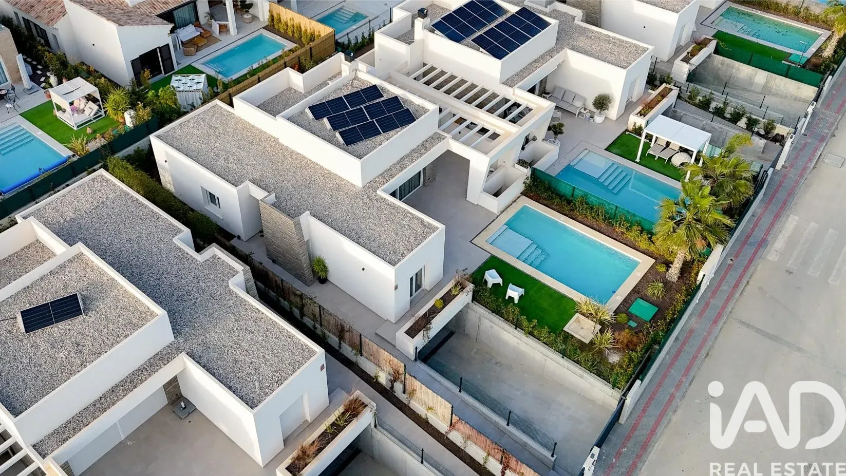 Modern 4-Bed Villa with Pool in Prestigious La Finca Golf, Algorfa - Image 1