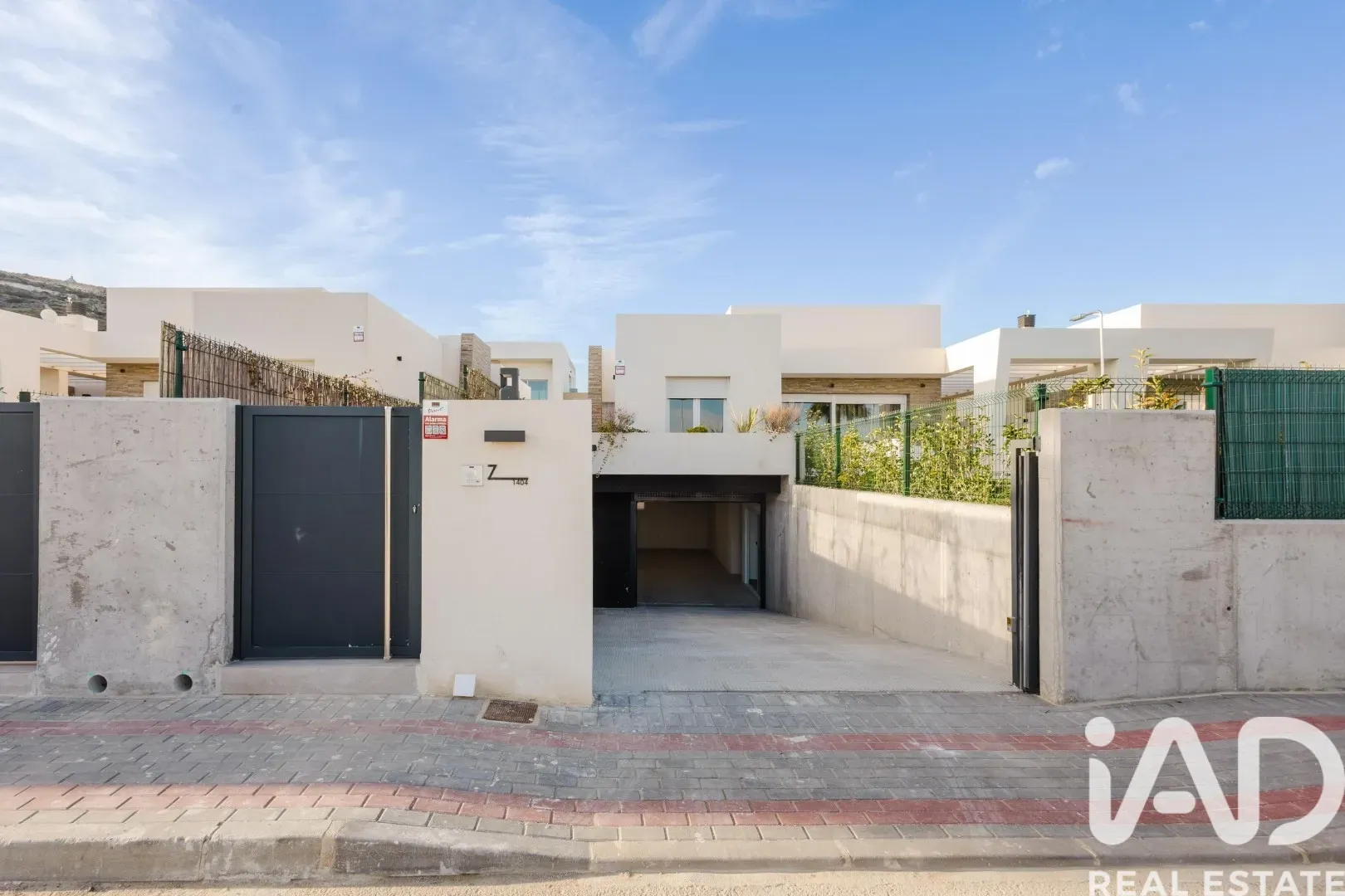Modern 4-Bed Villa with Pool in Prestigious La Finca Golf, Algorfa - Image 3