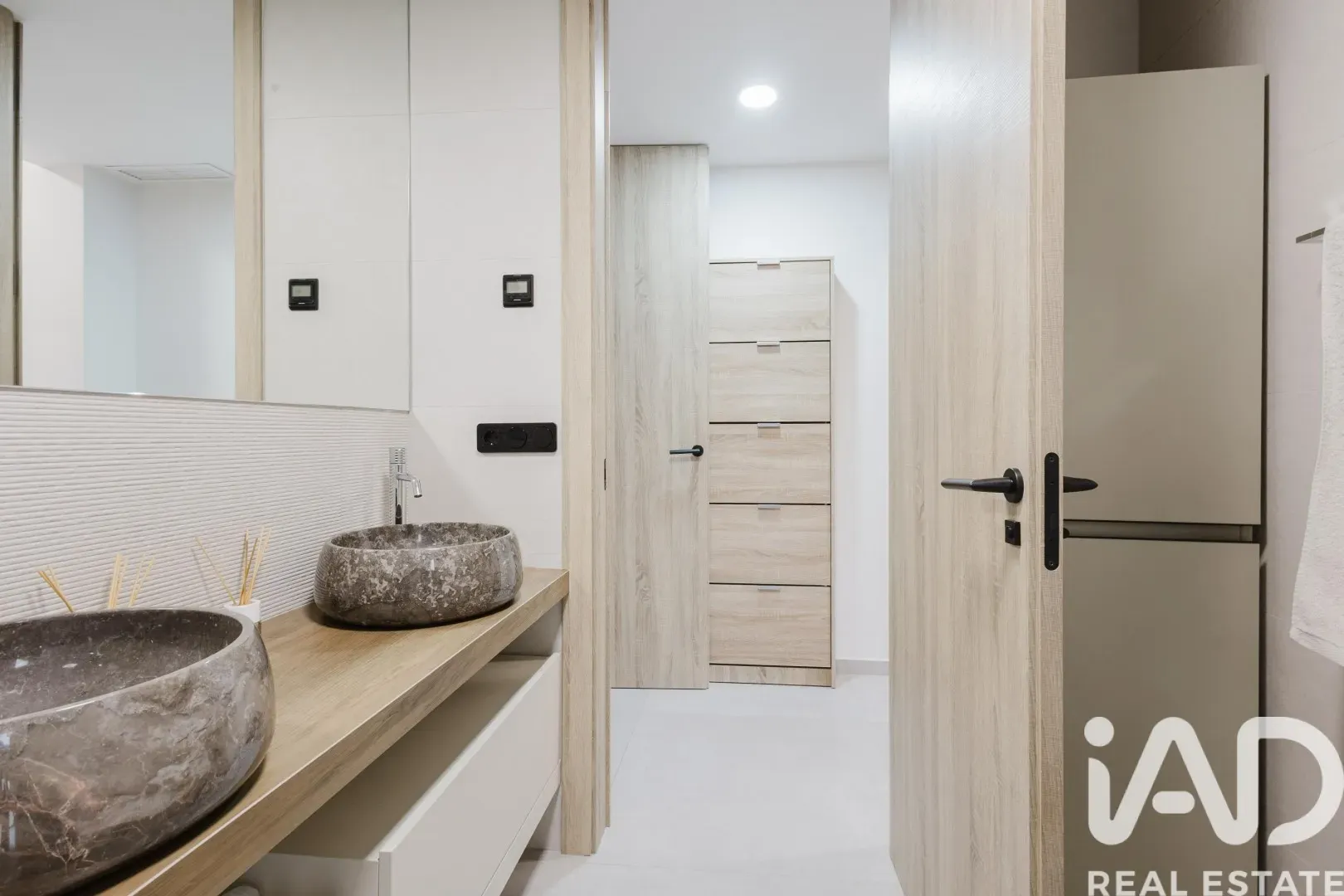 Modern 4-Bed Villa with Pool in Prestigious La Finca Golf, Algorfa - View image 9 of 30