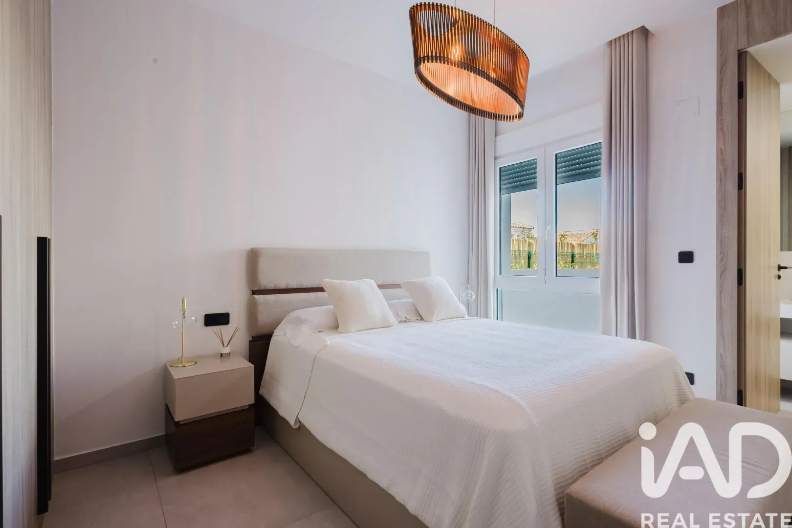 Modern 4-Bed Villa with Pool in Prestigious La Finca Golf, Algorfa - View image 12 of 30